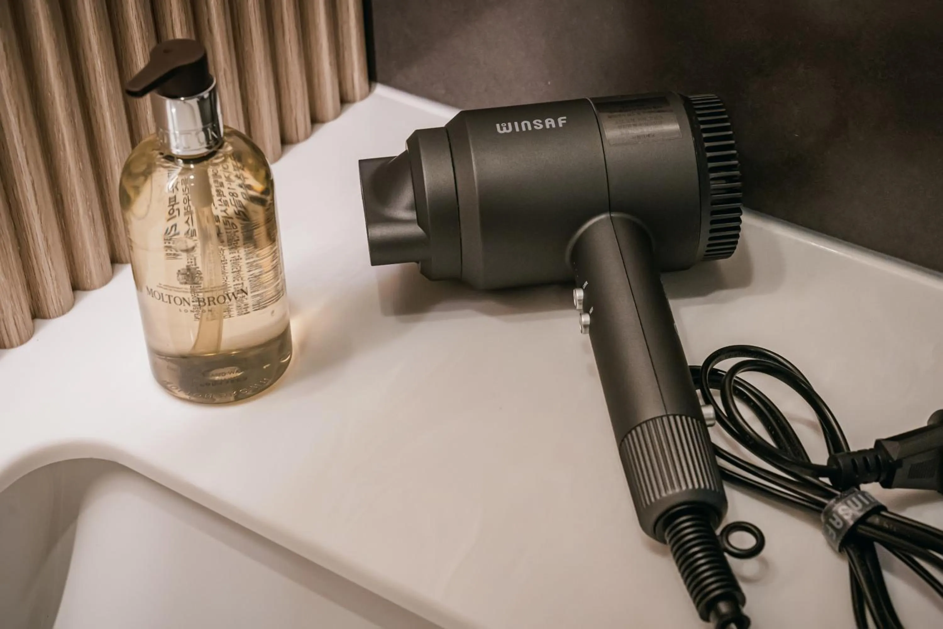 Shower in Hotel Yeon