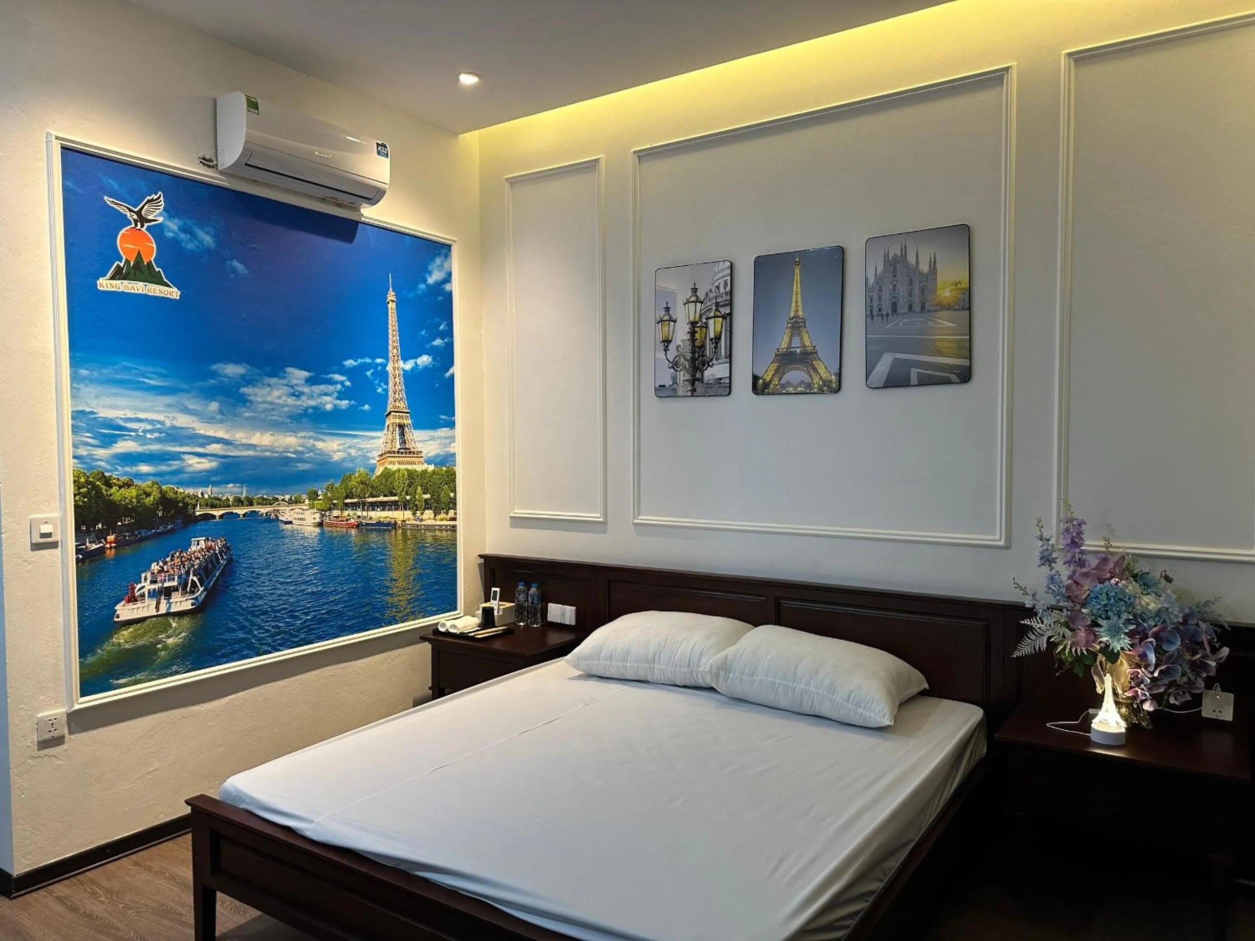 Bed in King Bavi Resort