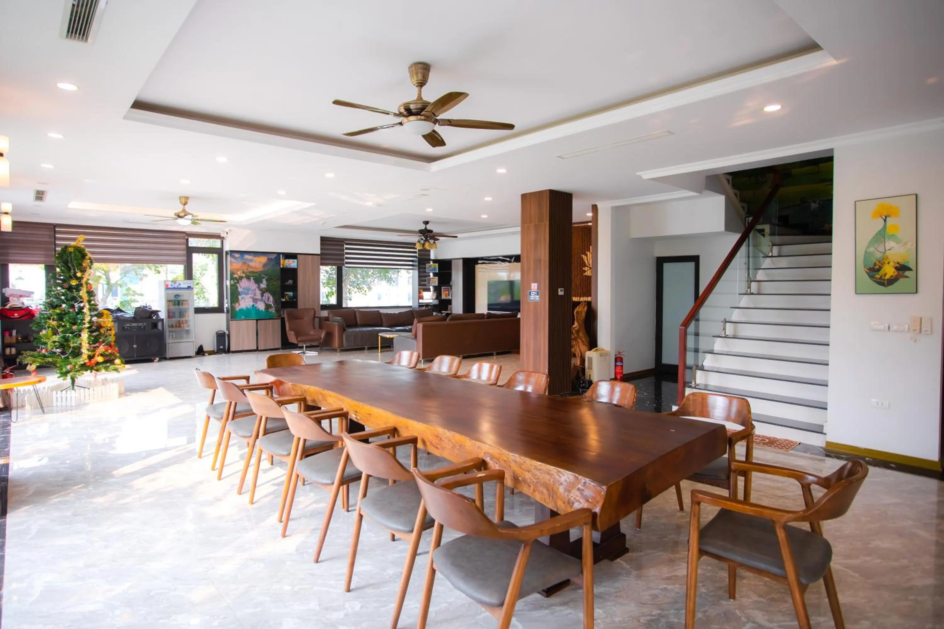 Meals in King Bavi Resort