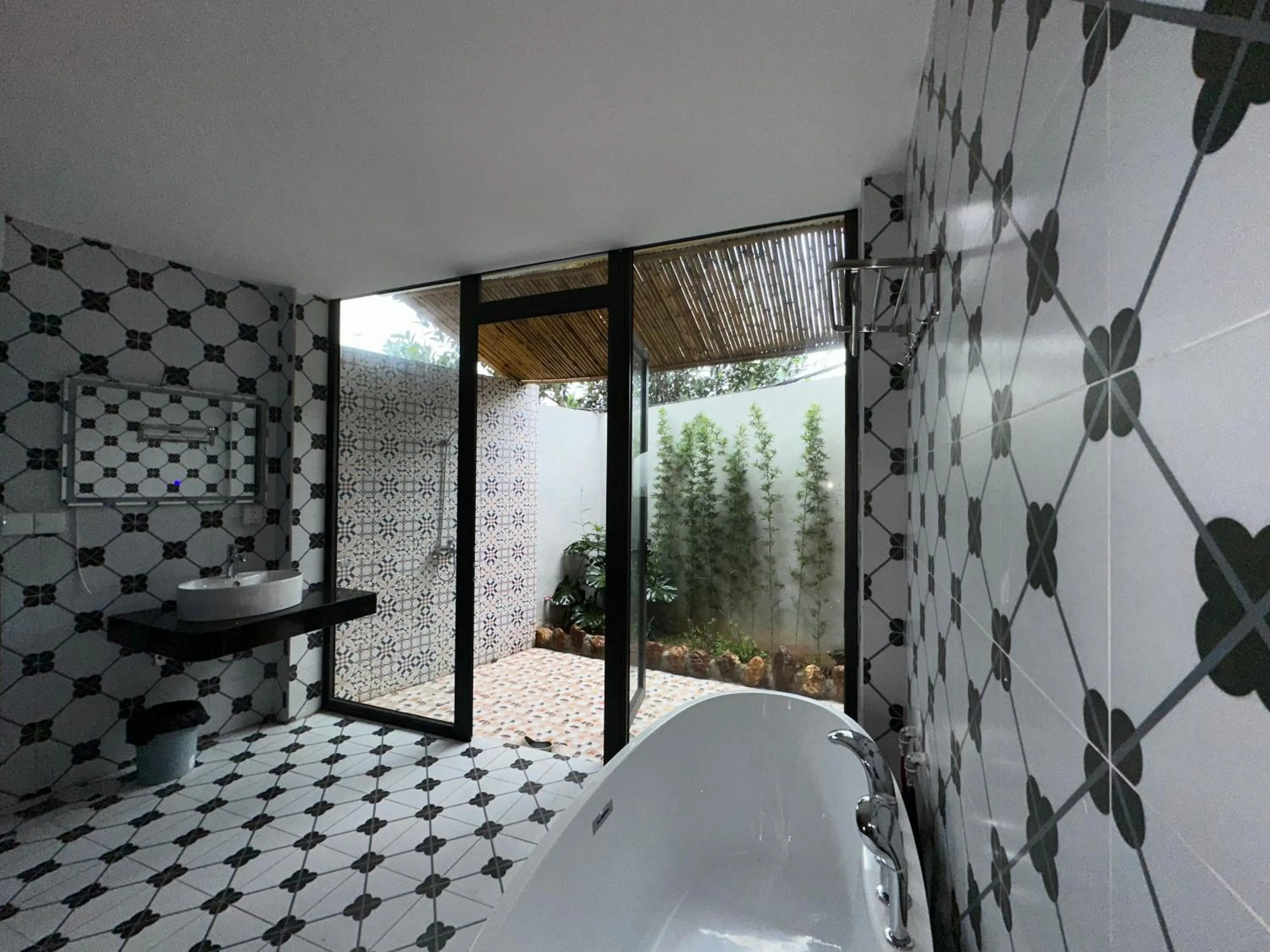 Shower in King Bavi Resort