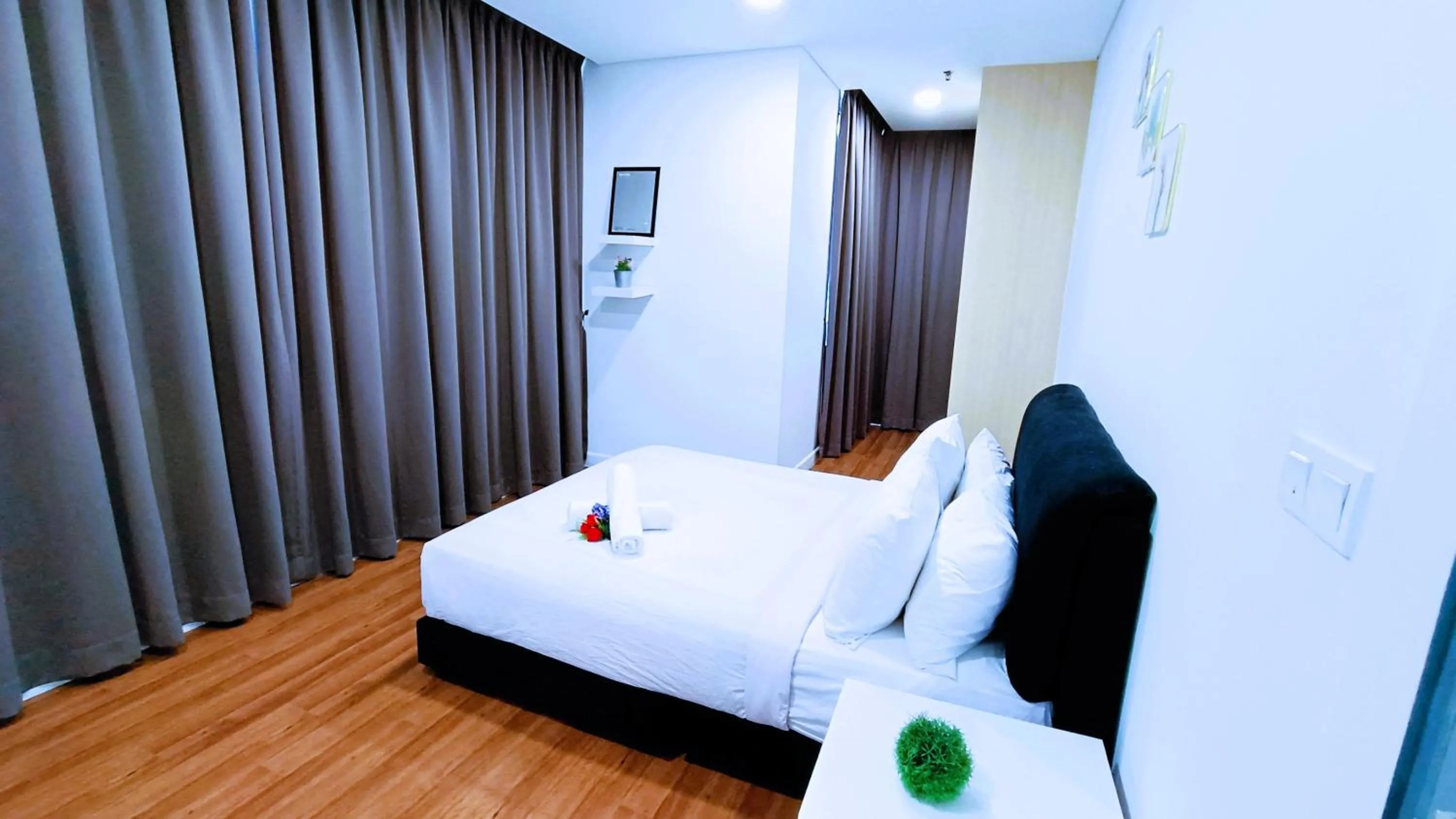 Bed in Summer Suites KLCC by Luna KL