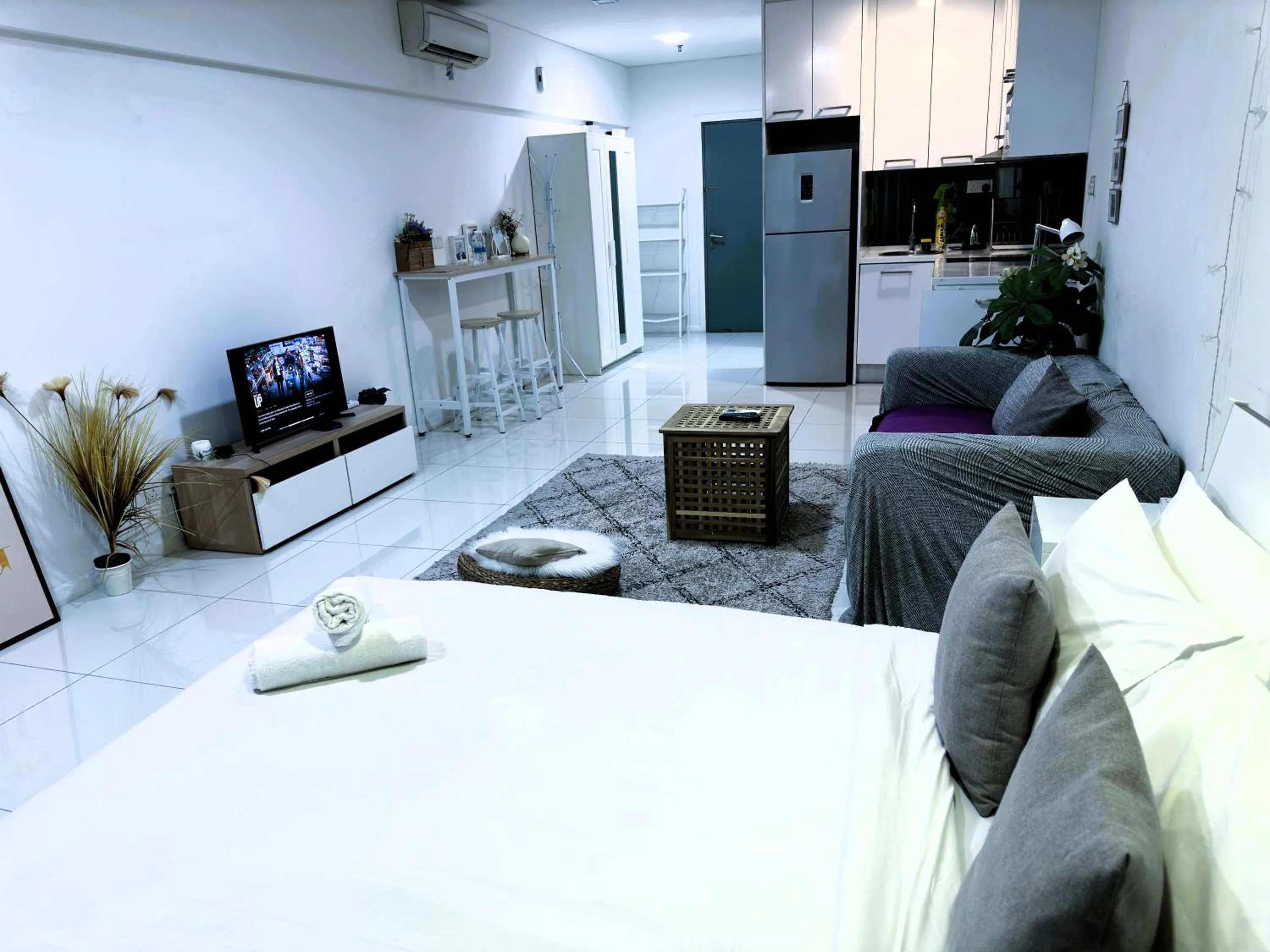 Bed in Summer Suites KLCC by Luna KL