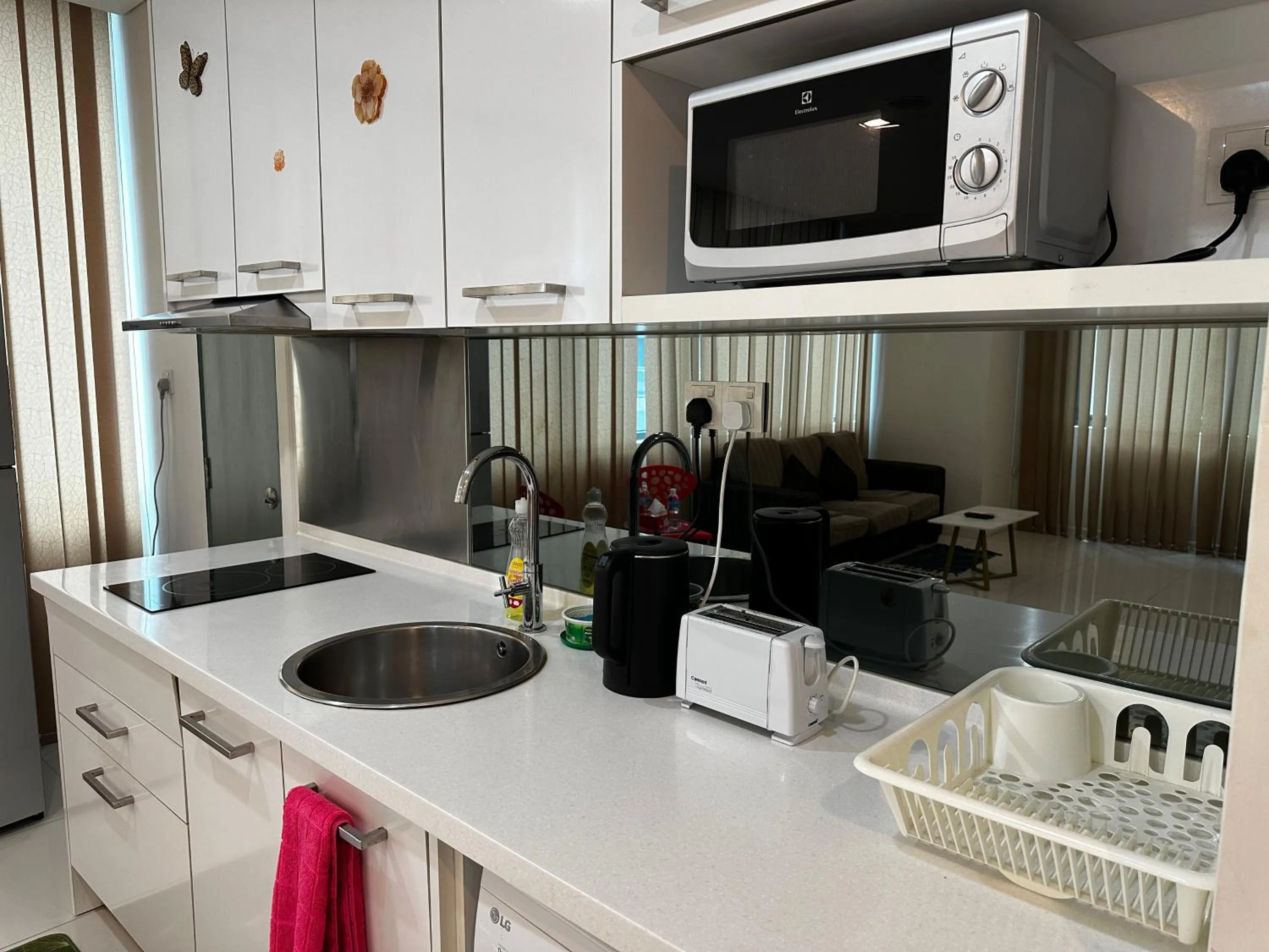 oven in Summer Suites KLCC by Luna KL