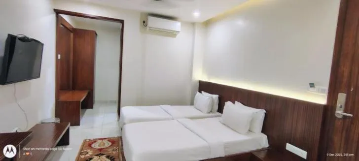 Bedroom, Bed in Veerdency Luxury resort