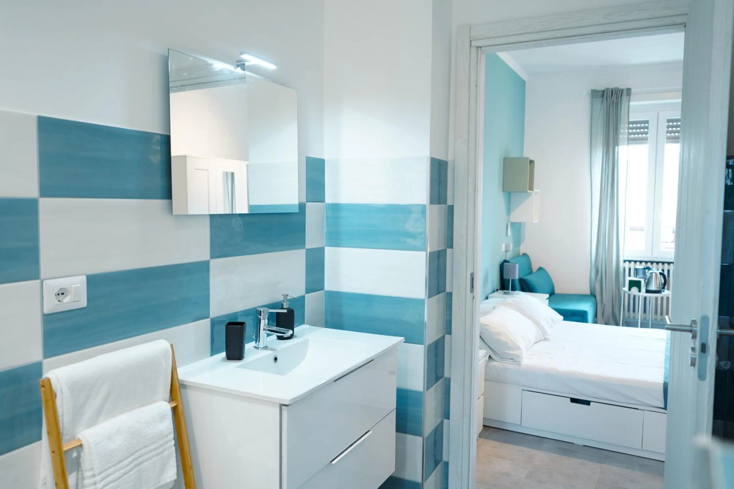 Bathroom, Bed in Salotto Tiburtino