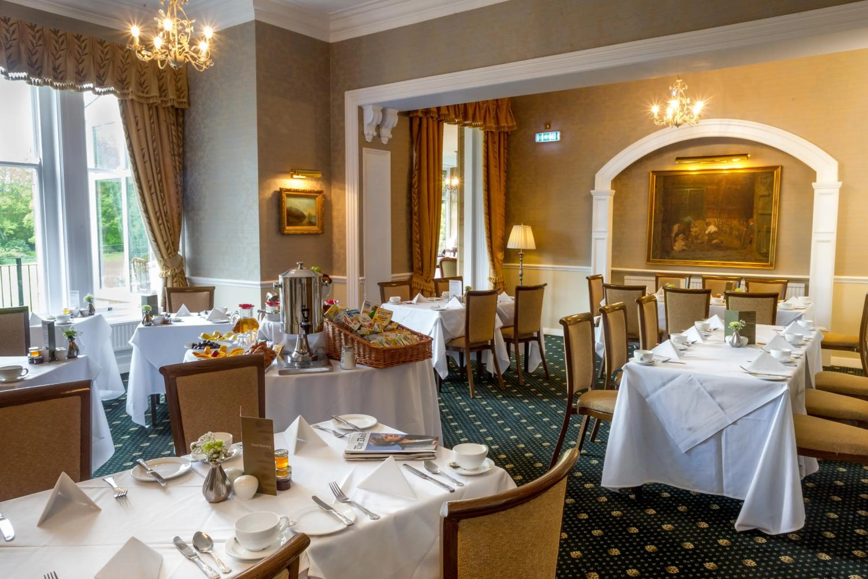 Restaurant/places to eat in Grinkle Park Hotel