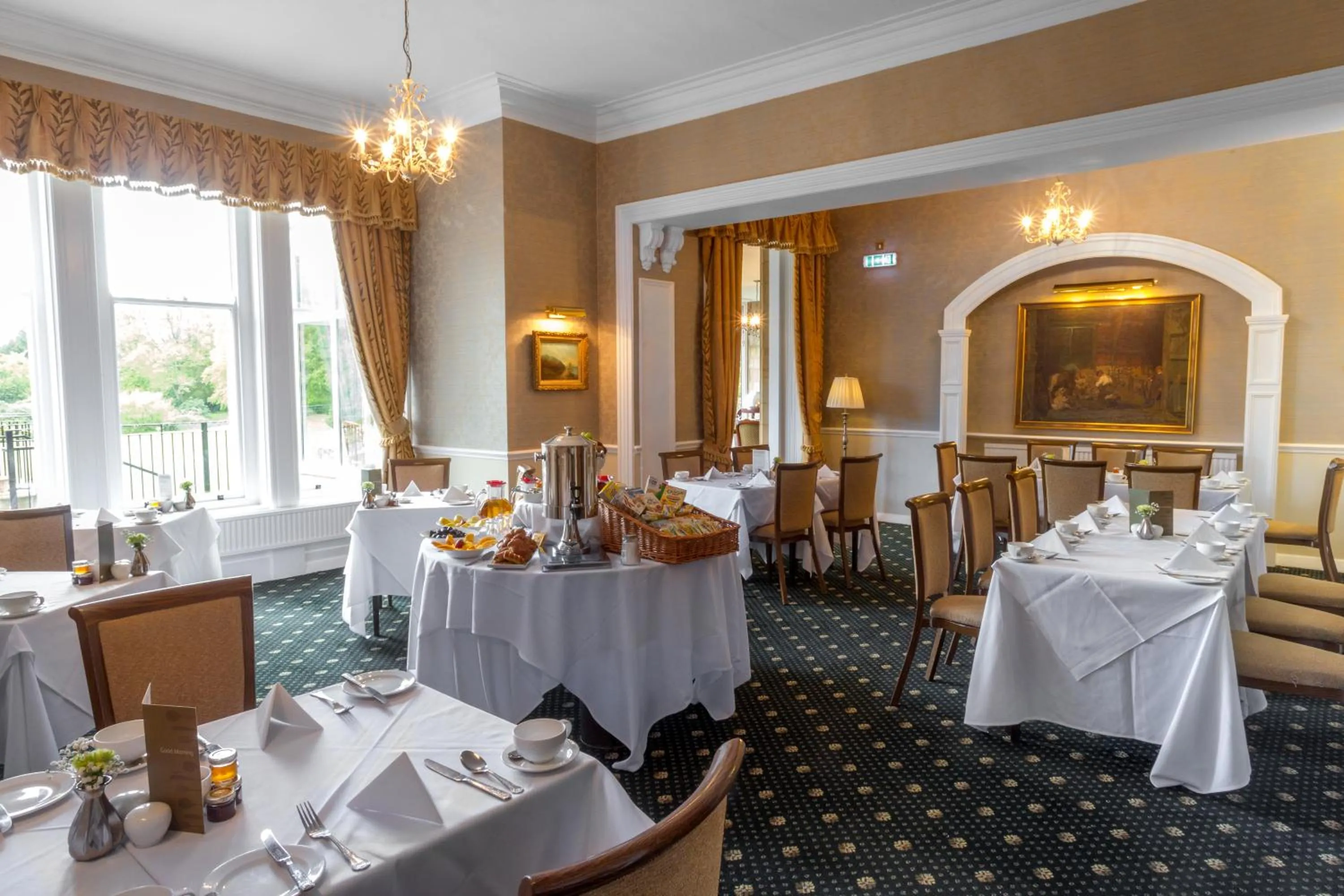 Restaurant/places to eat in Grinkle Park Hotel