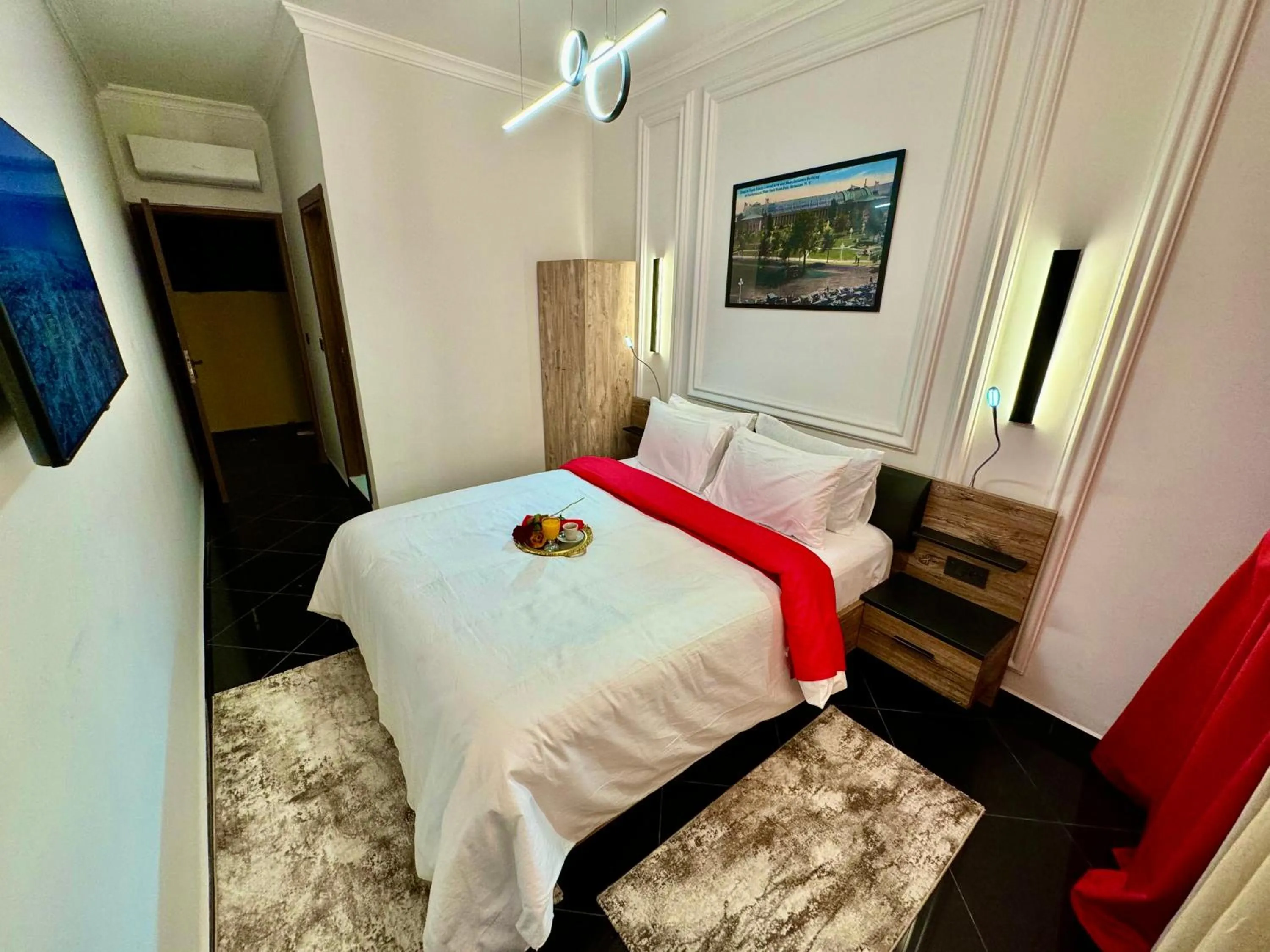 Bed in The Hotel Syracuse