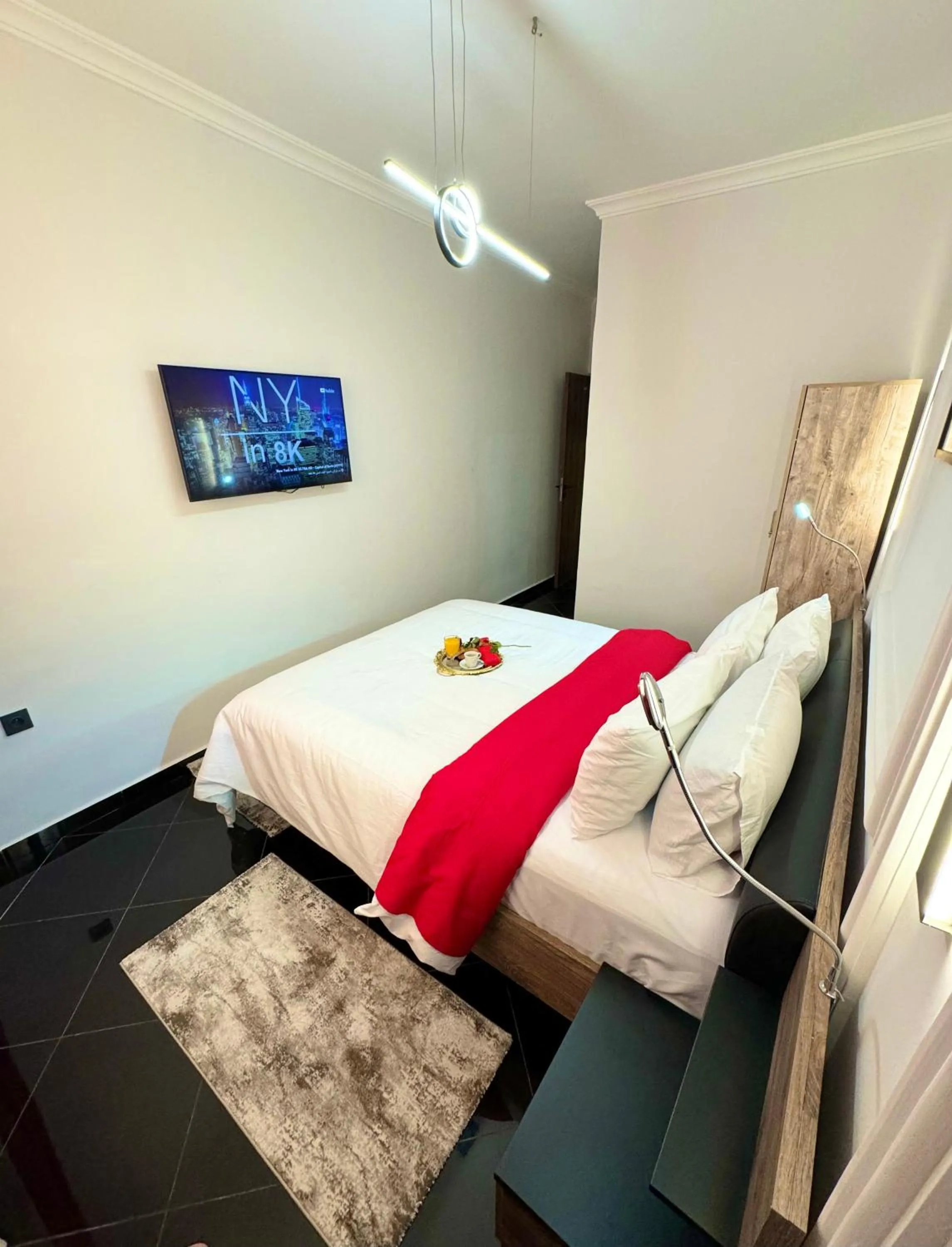 Bed in The Hotel Syracuse