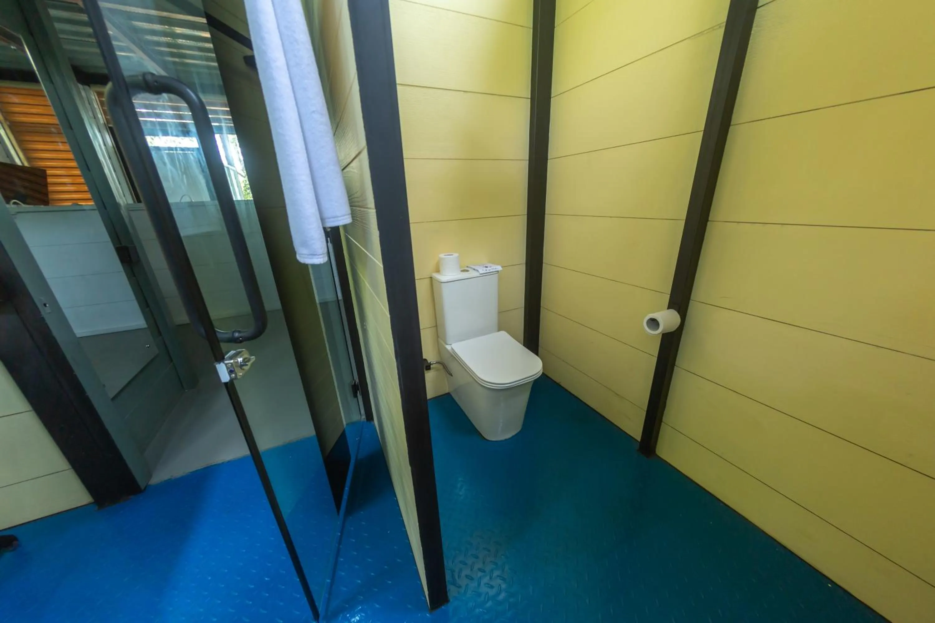 Bathroom in Waraka - Udawalawe by Thema Collection