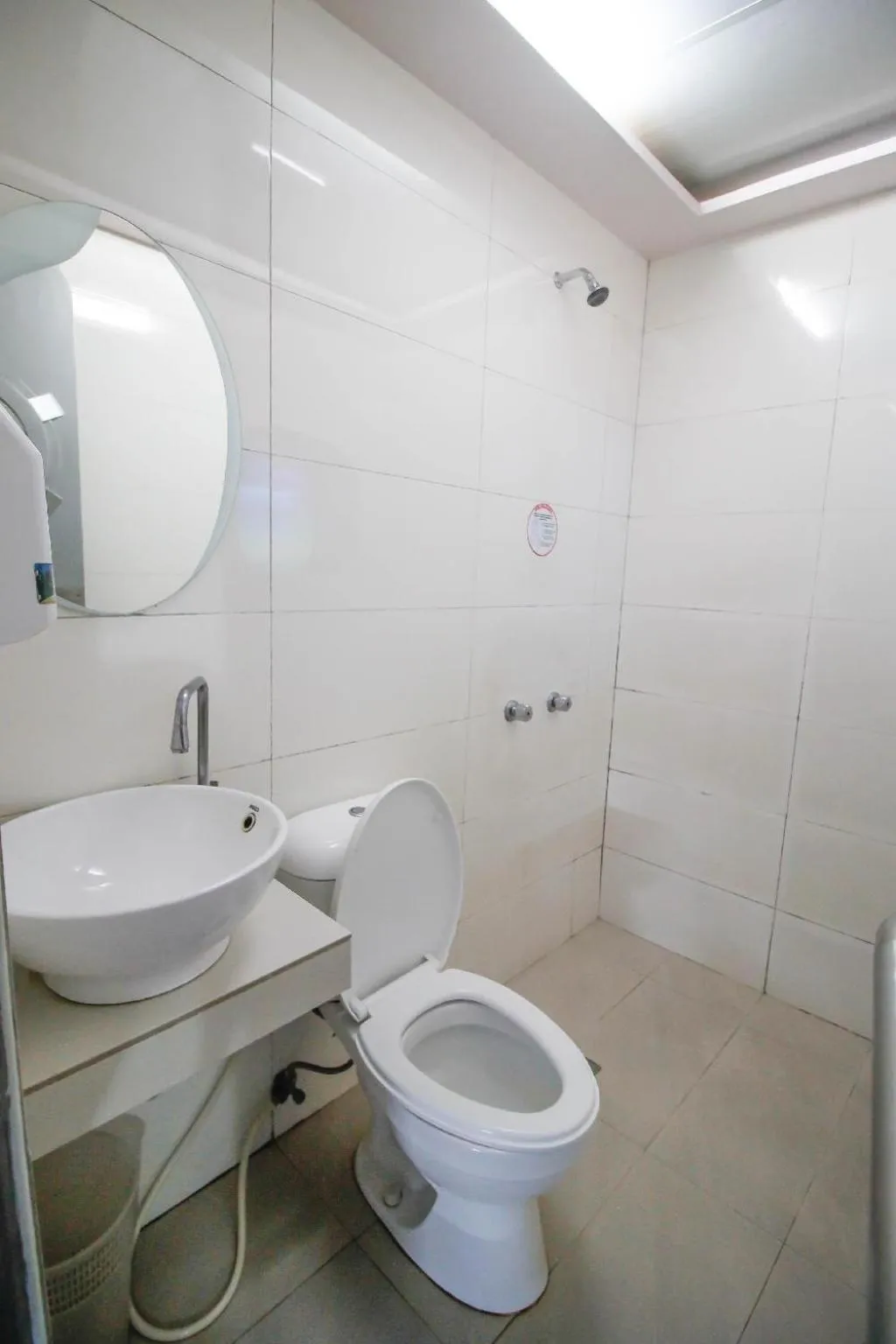 Bathroom in Astrotel Avenida