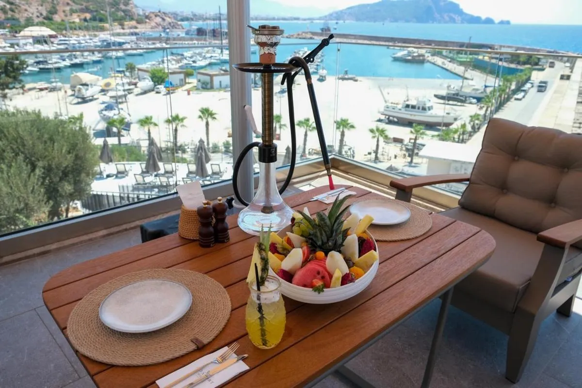 Restaurant/places to eat in Ada Port Hotel Adults Only