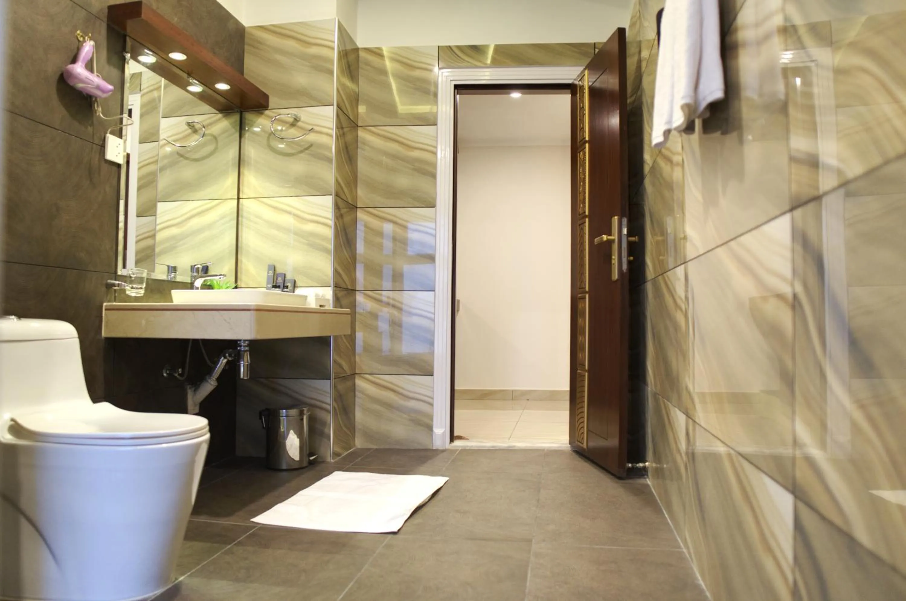 Shower in Hotel Tourmaline Peshawar