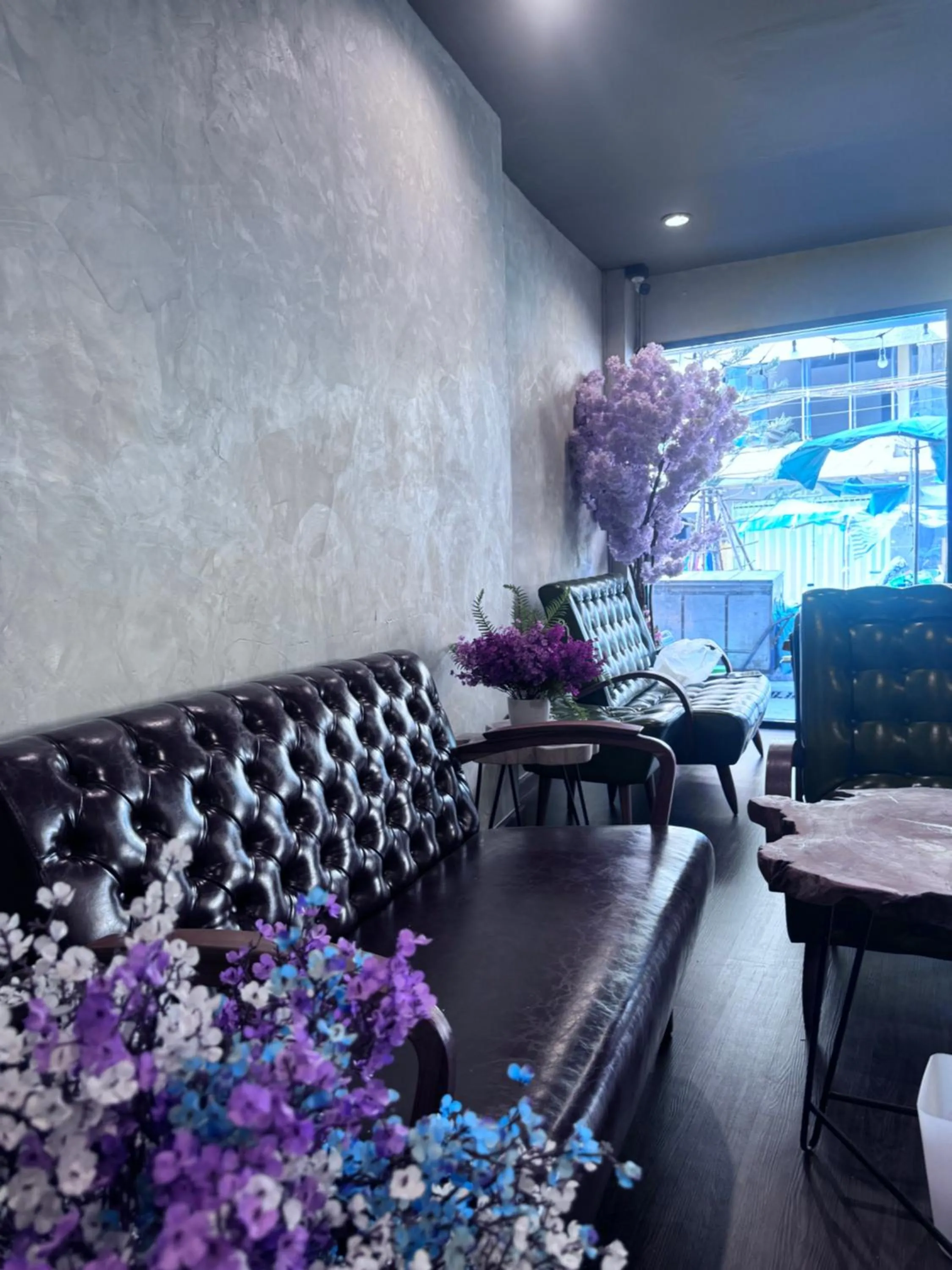 Living room in Bud Brew Beyond Dispensary and Hotel