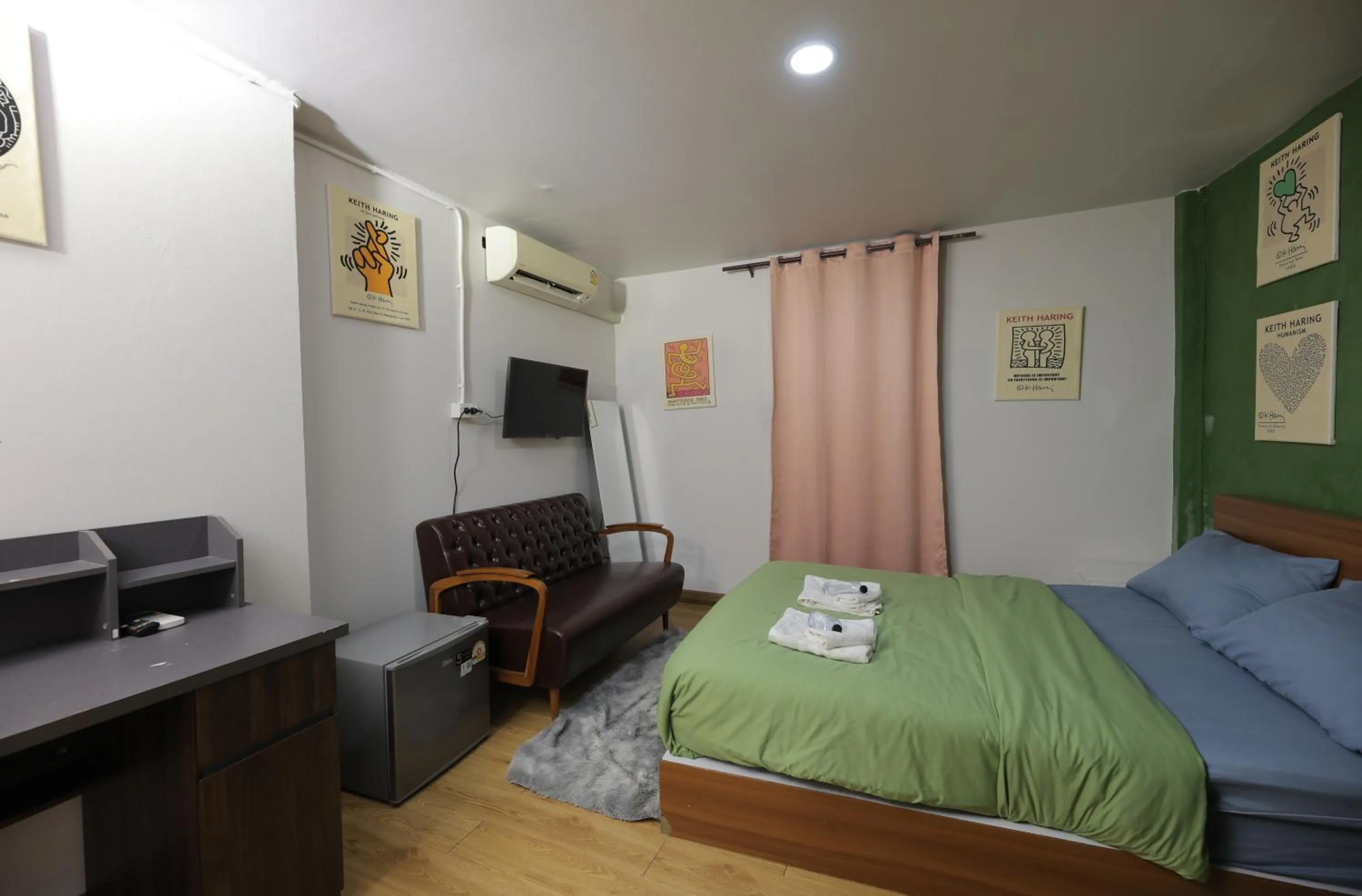 Bedroom, Bed in Bud Brew Beyond Dispensary and Hotel