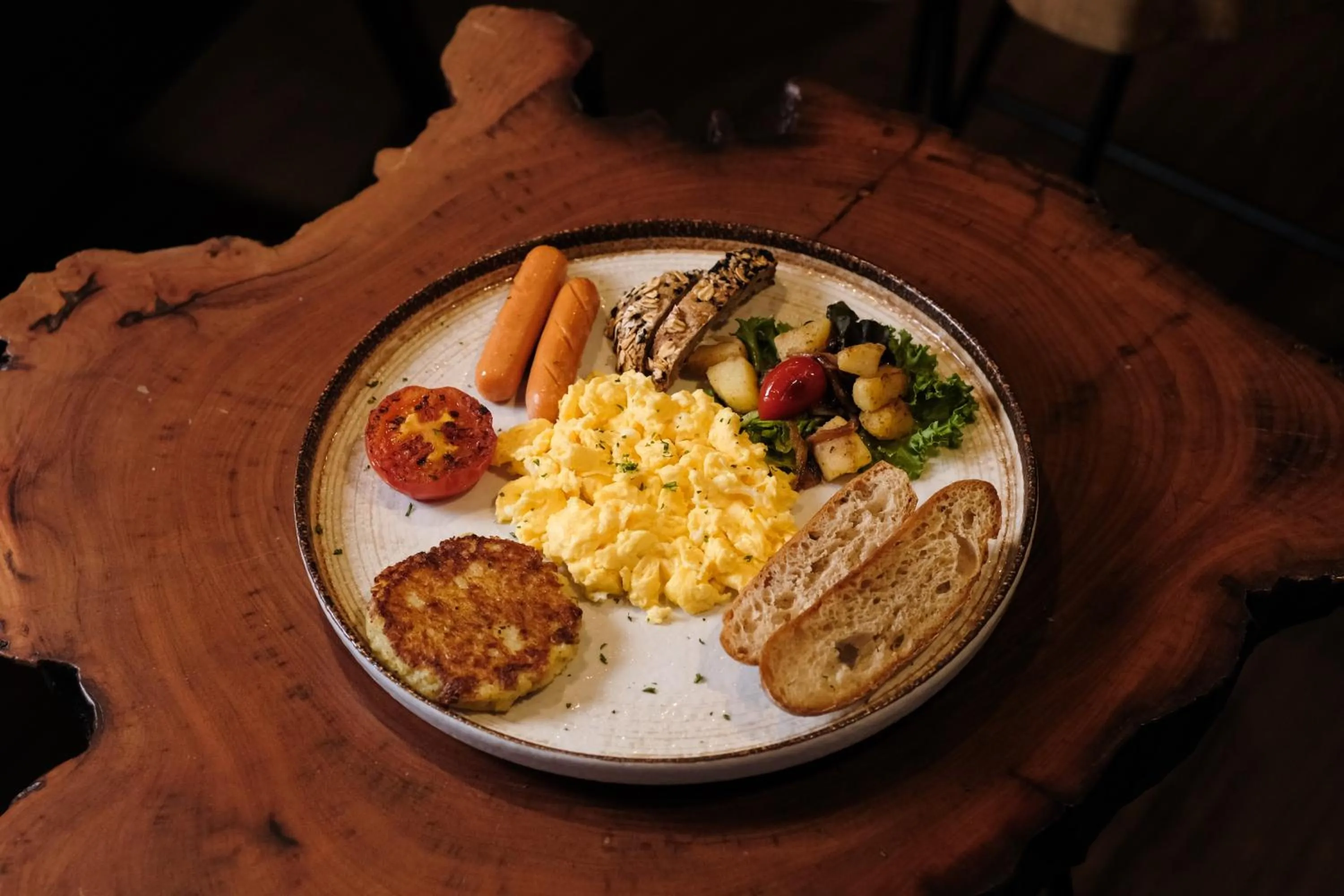 Restaurant/places to eat in Bud Brew Beyond Dispensary and Hotel