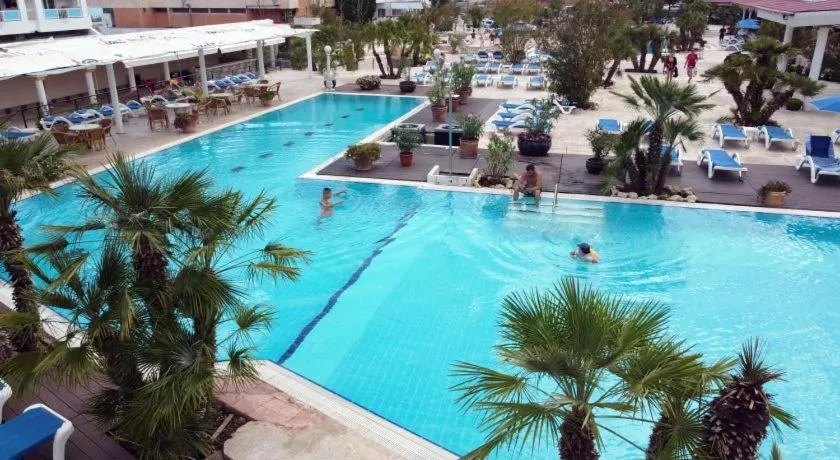 Vox Maris Grand Resort