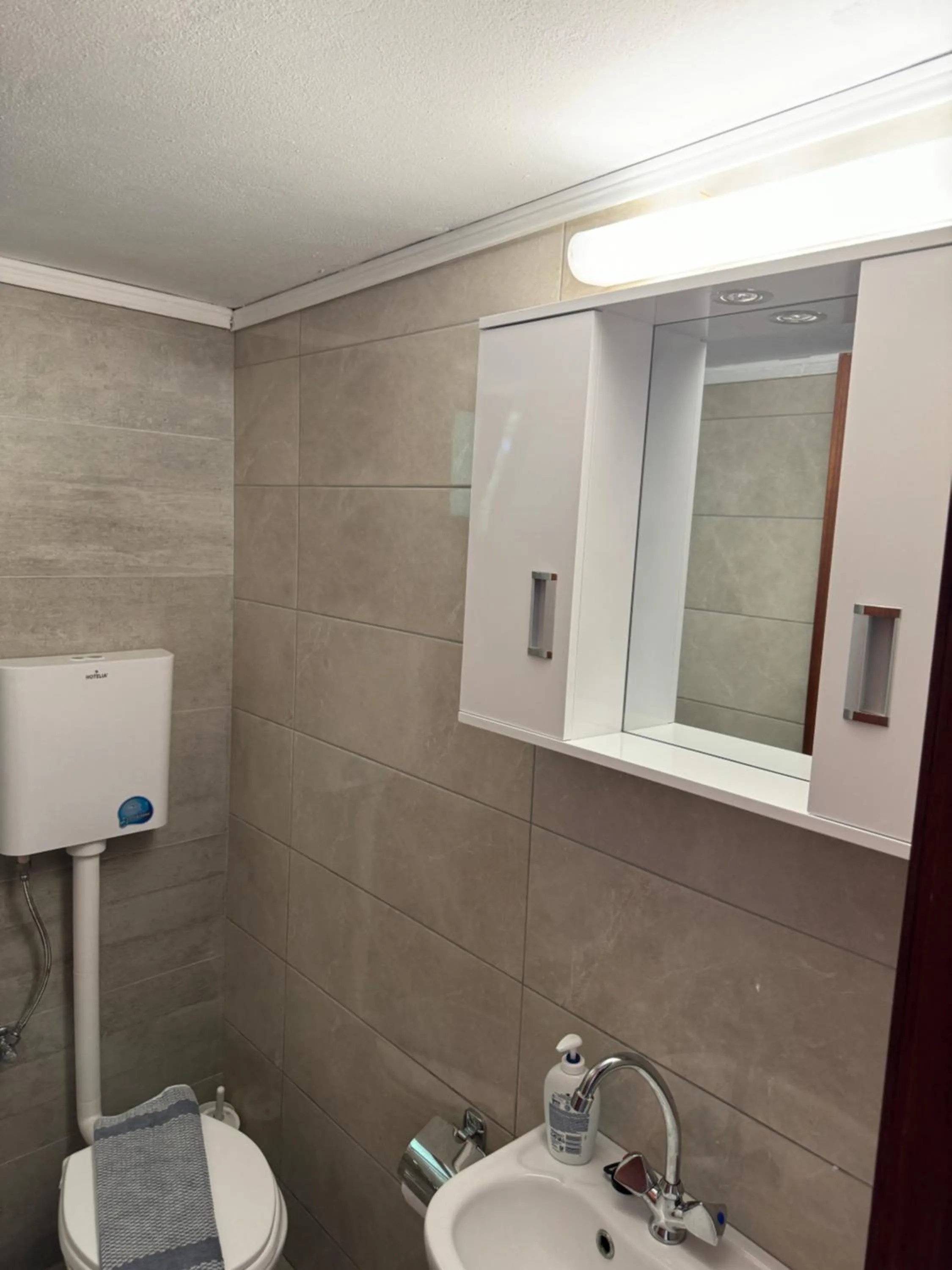 Shower in Zac & Georgio Studios