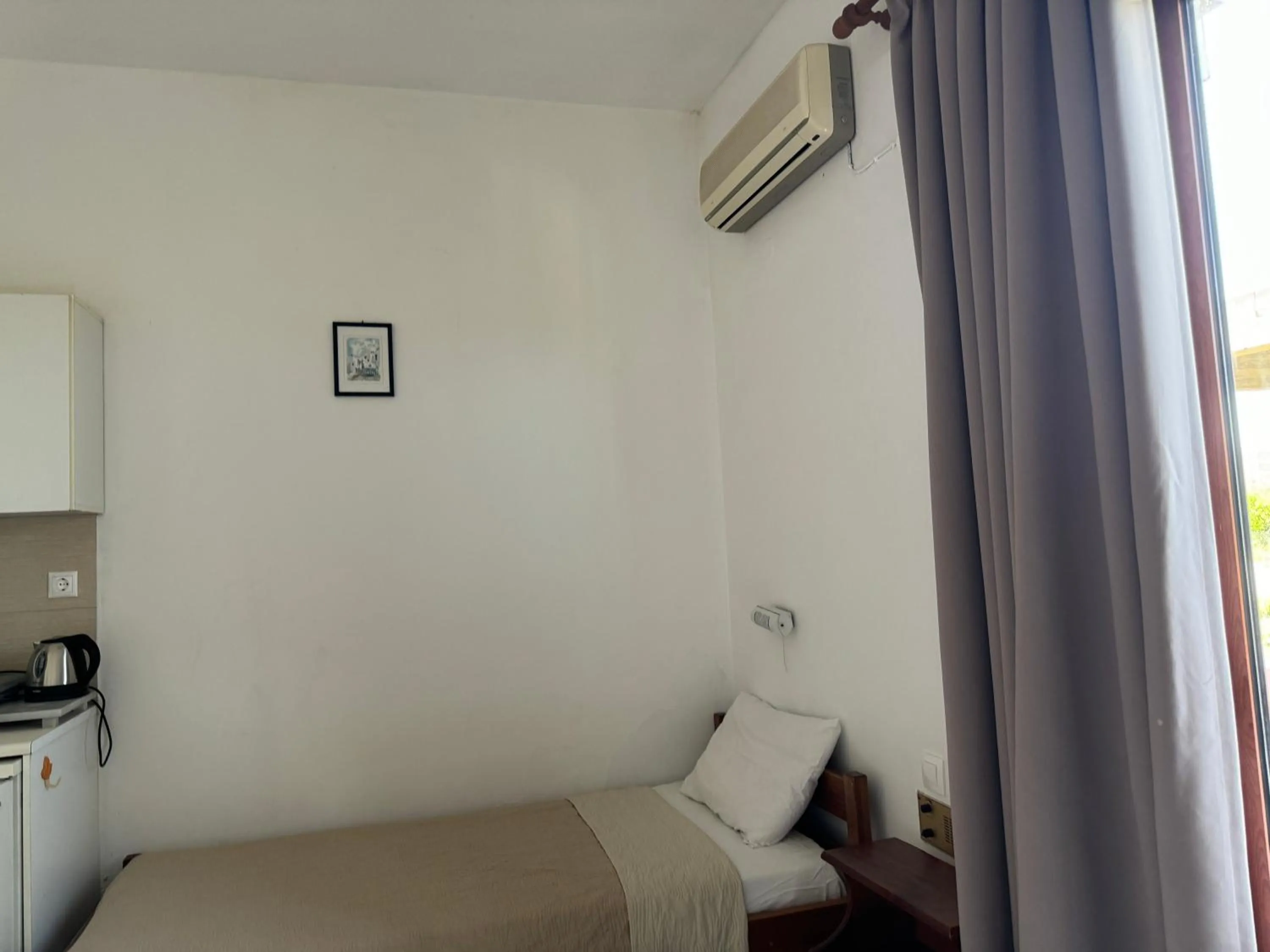 Bed in Zac & Georgio Studios