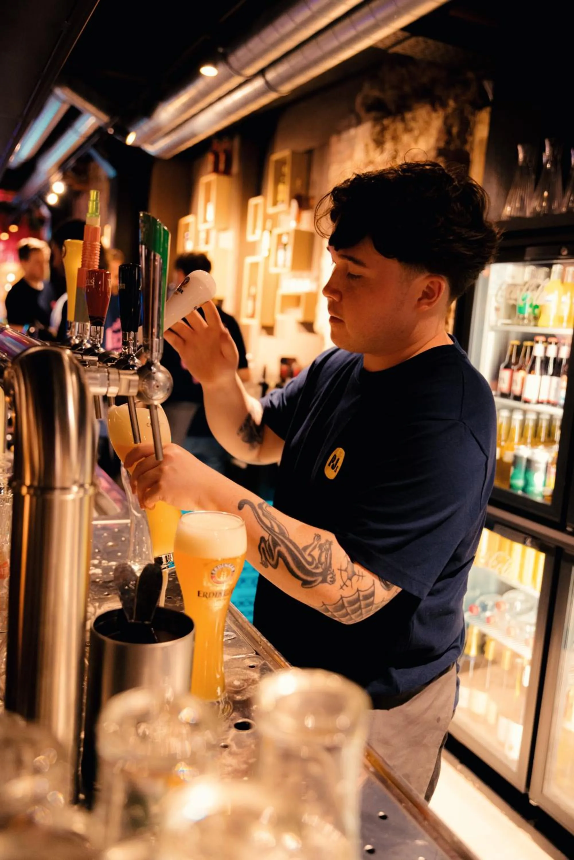 Lounge or bar in PJs Hostel