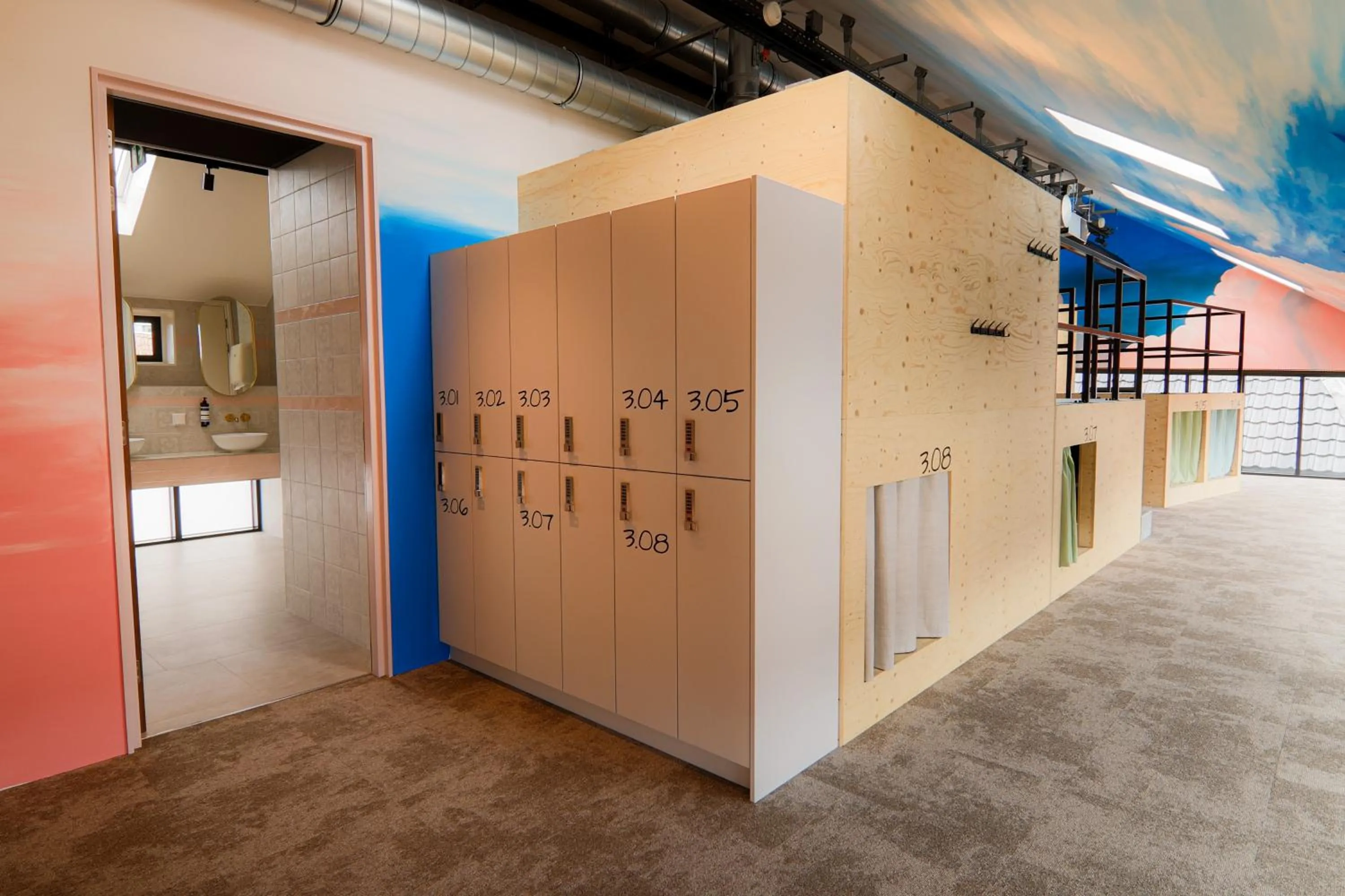 locker in PJs Hostel