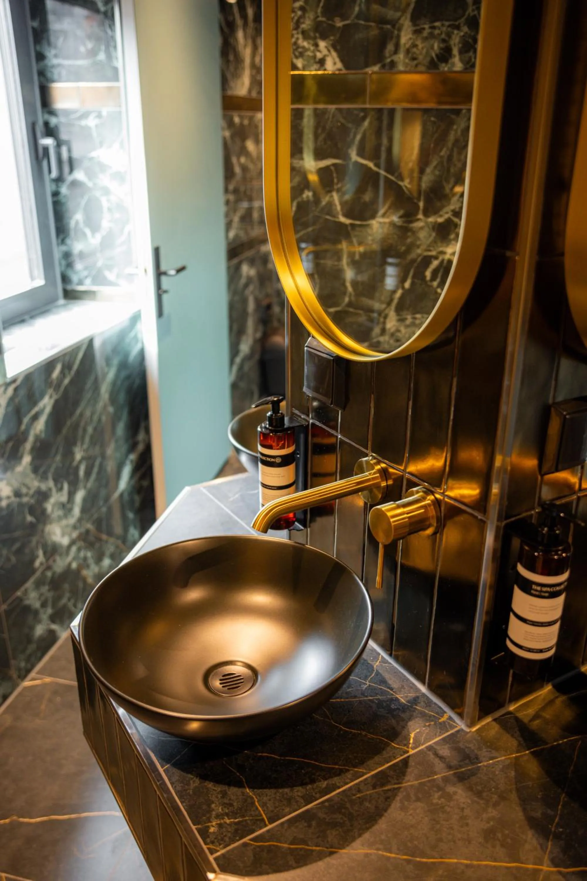 Bathroom in PJs Hostel