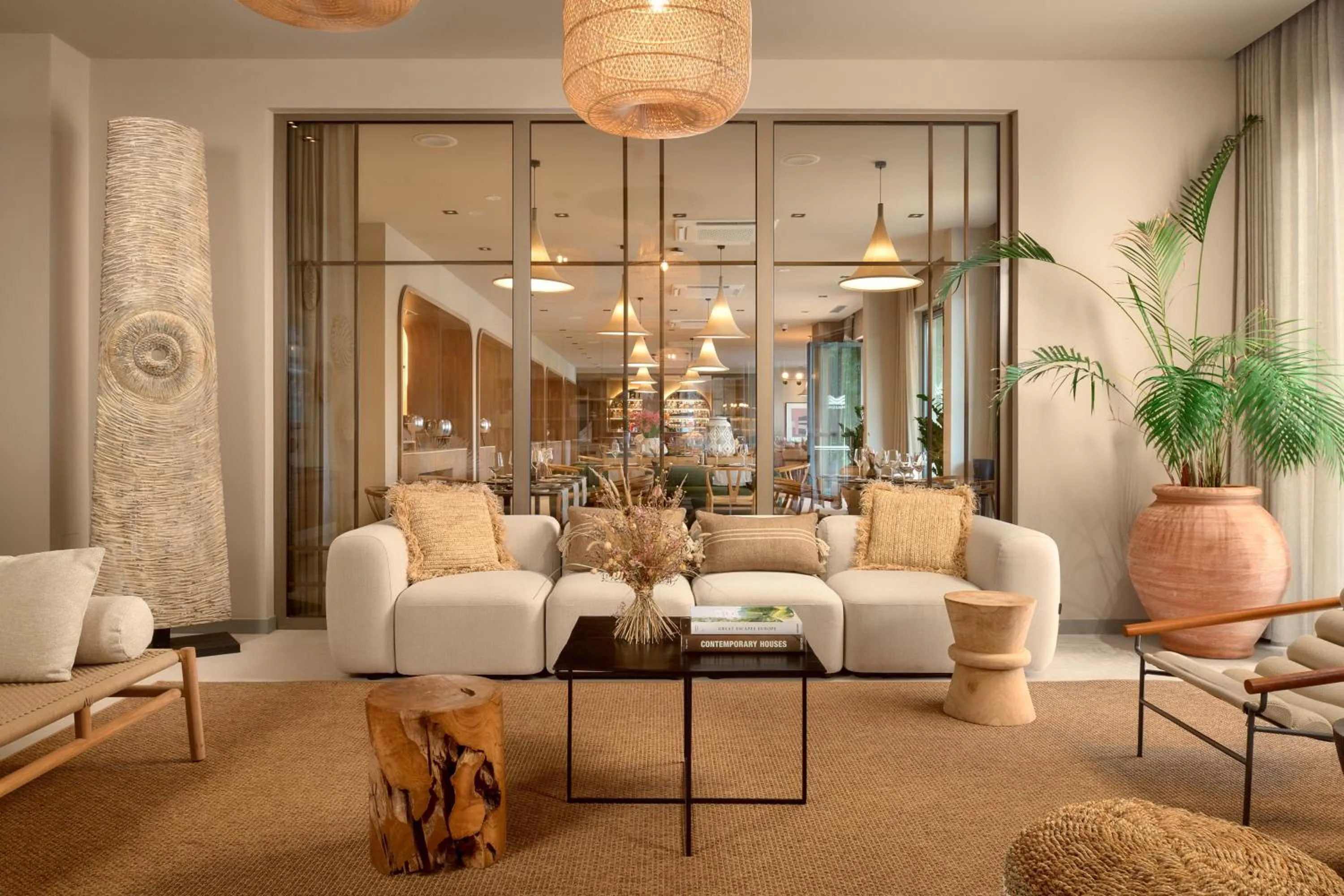 Restaurant/places to eat in Molum Hotel & Residences