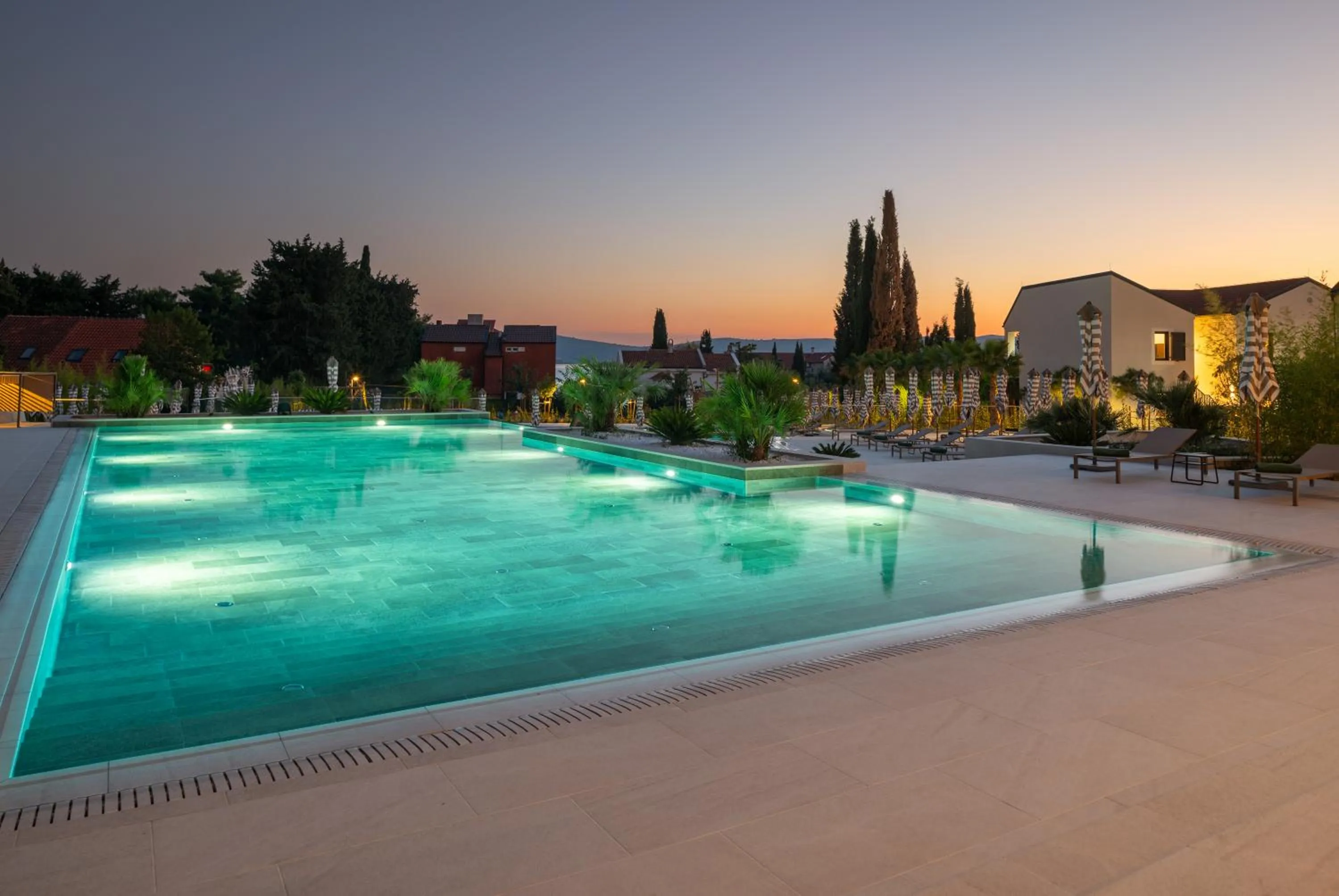 Swimming pool in Molum Hotel & Residences