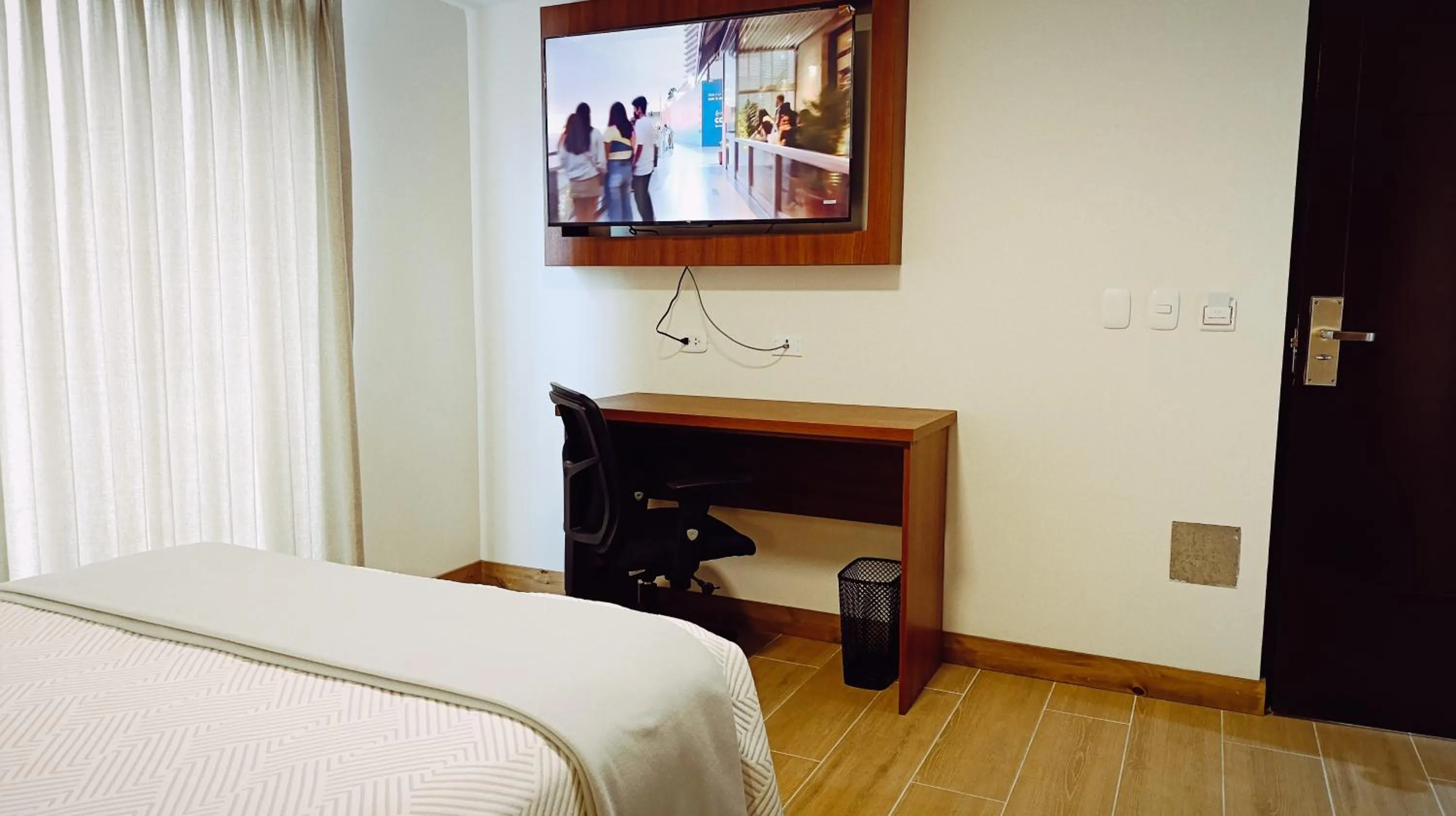 TV and multimedia, Bed in Casa Pucllana Miraflores - Hotel Boutique