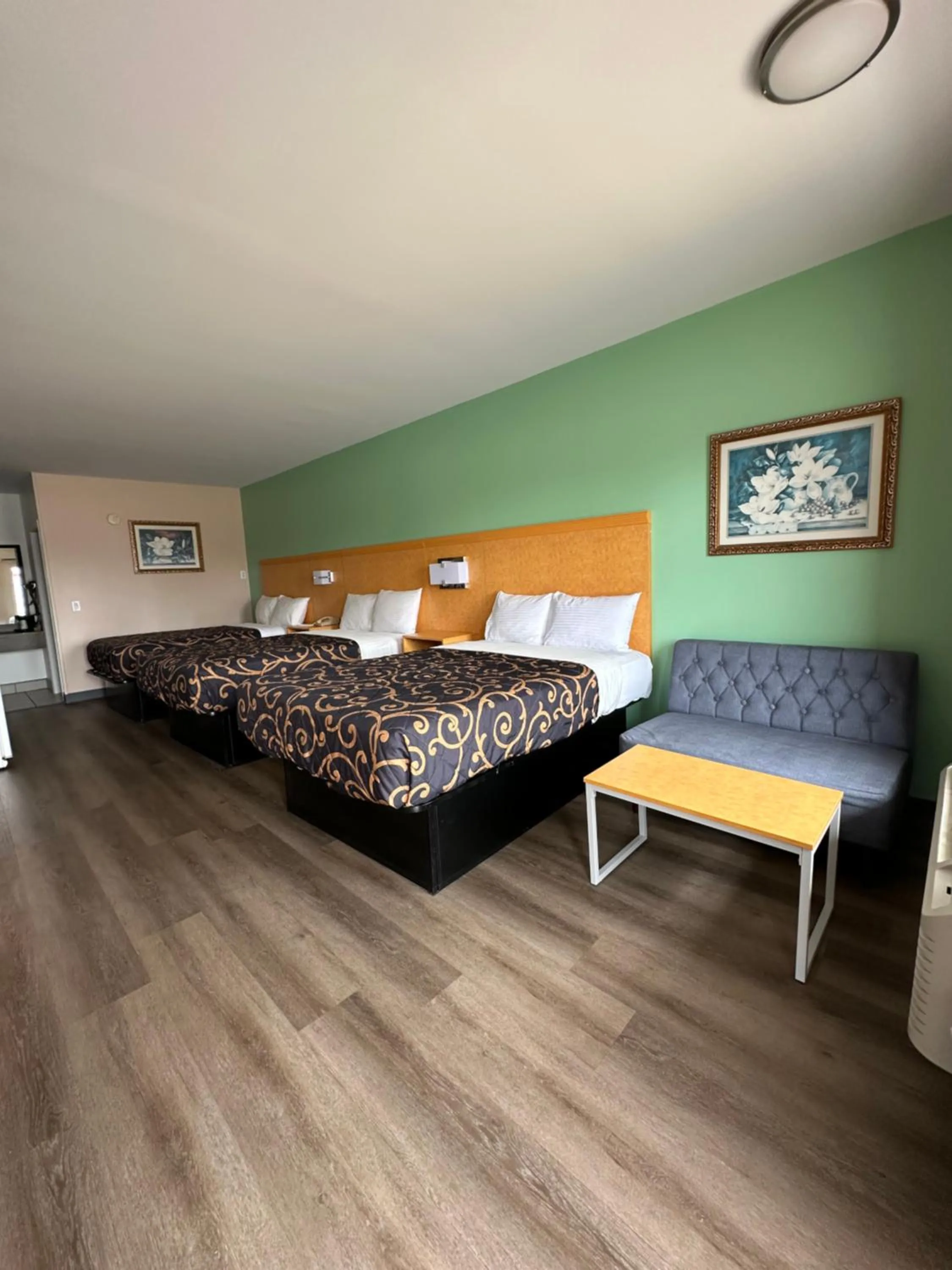 Bed in Security Inn and Suites