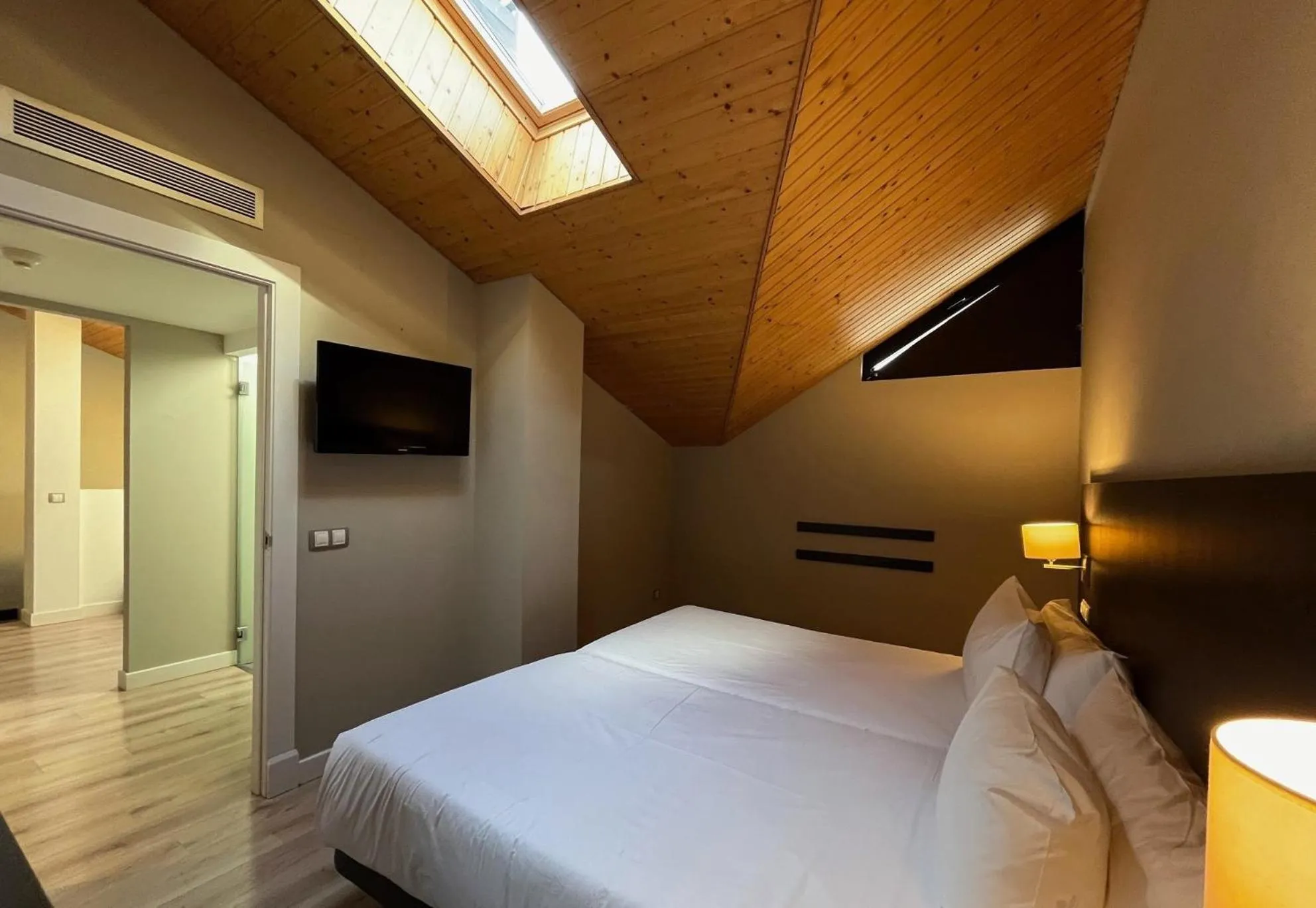 Bedroom, Bed in HG La Molina