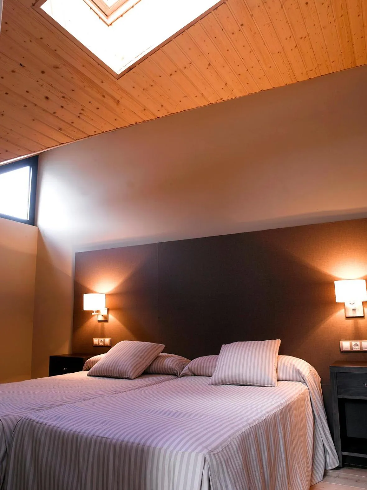 Photo of the whole room, Bed in HG La Molina