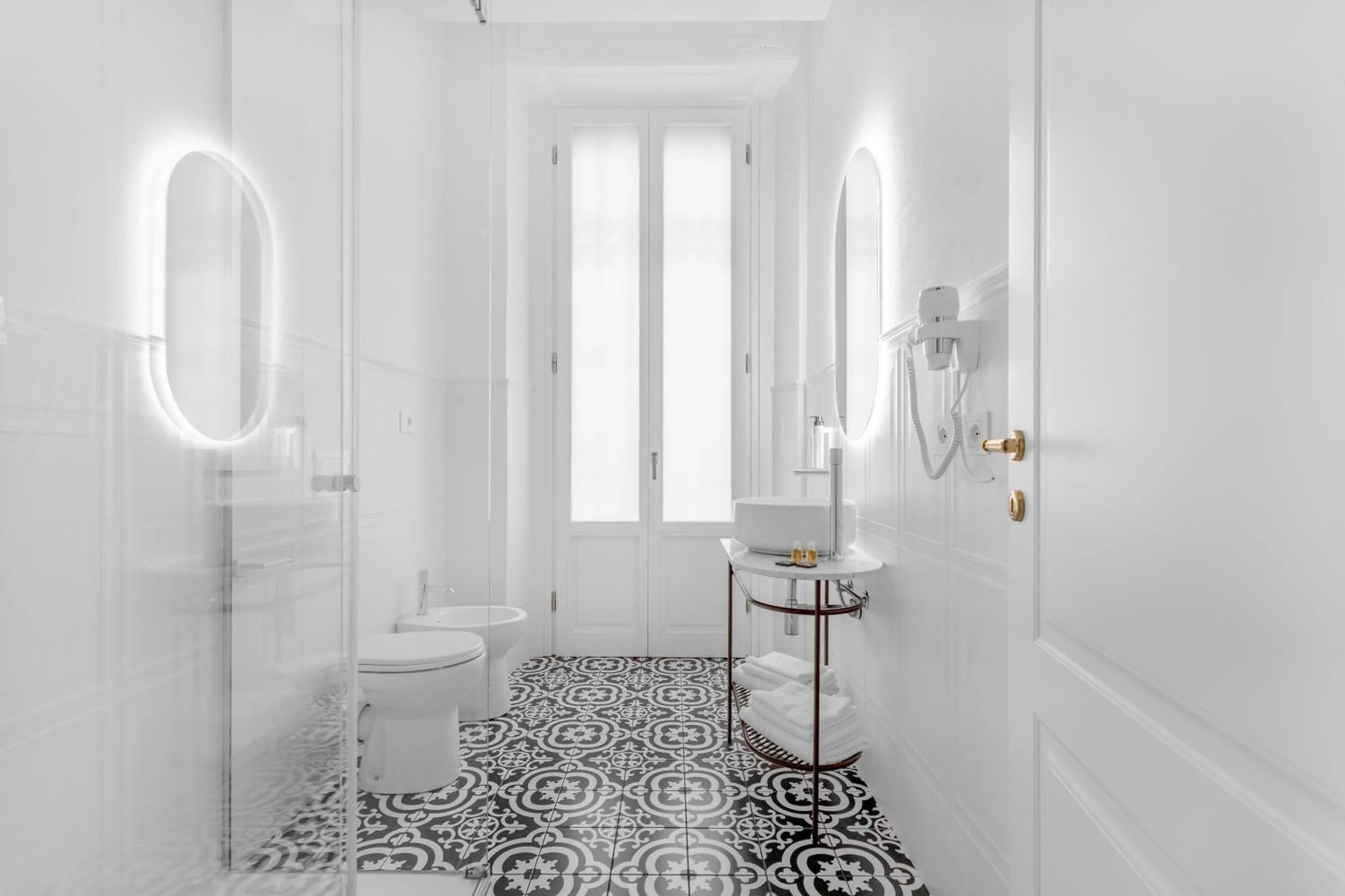 Shower in Montello Suites Foresteria Lombarda