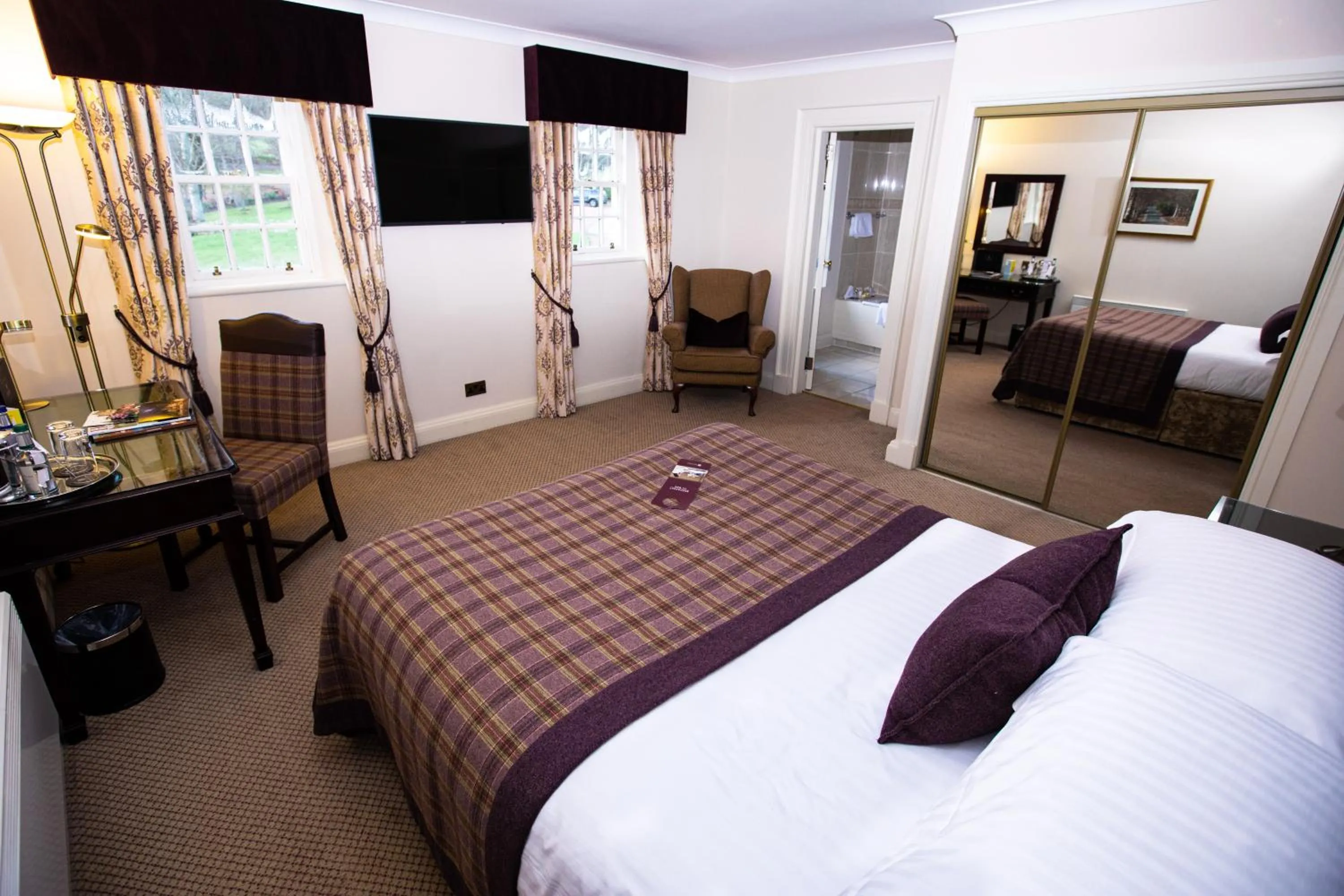 Photo of the whole room, Bed in Macdonald Pittodrie House