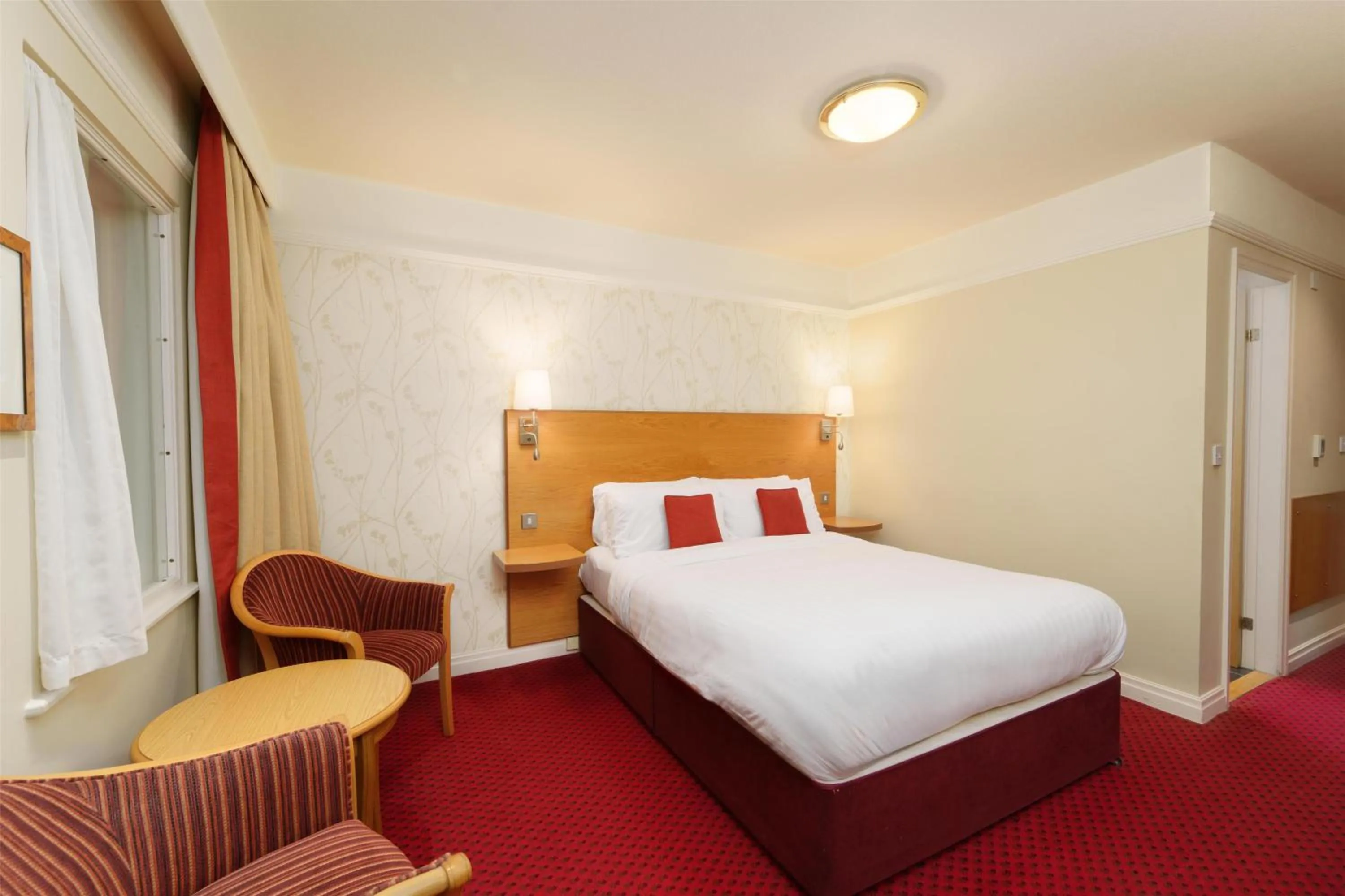 Bedroom, Bed in Best Western Plus Milford Hotel