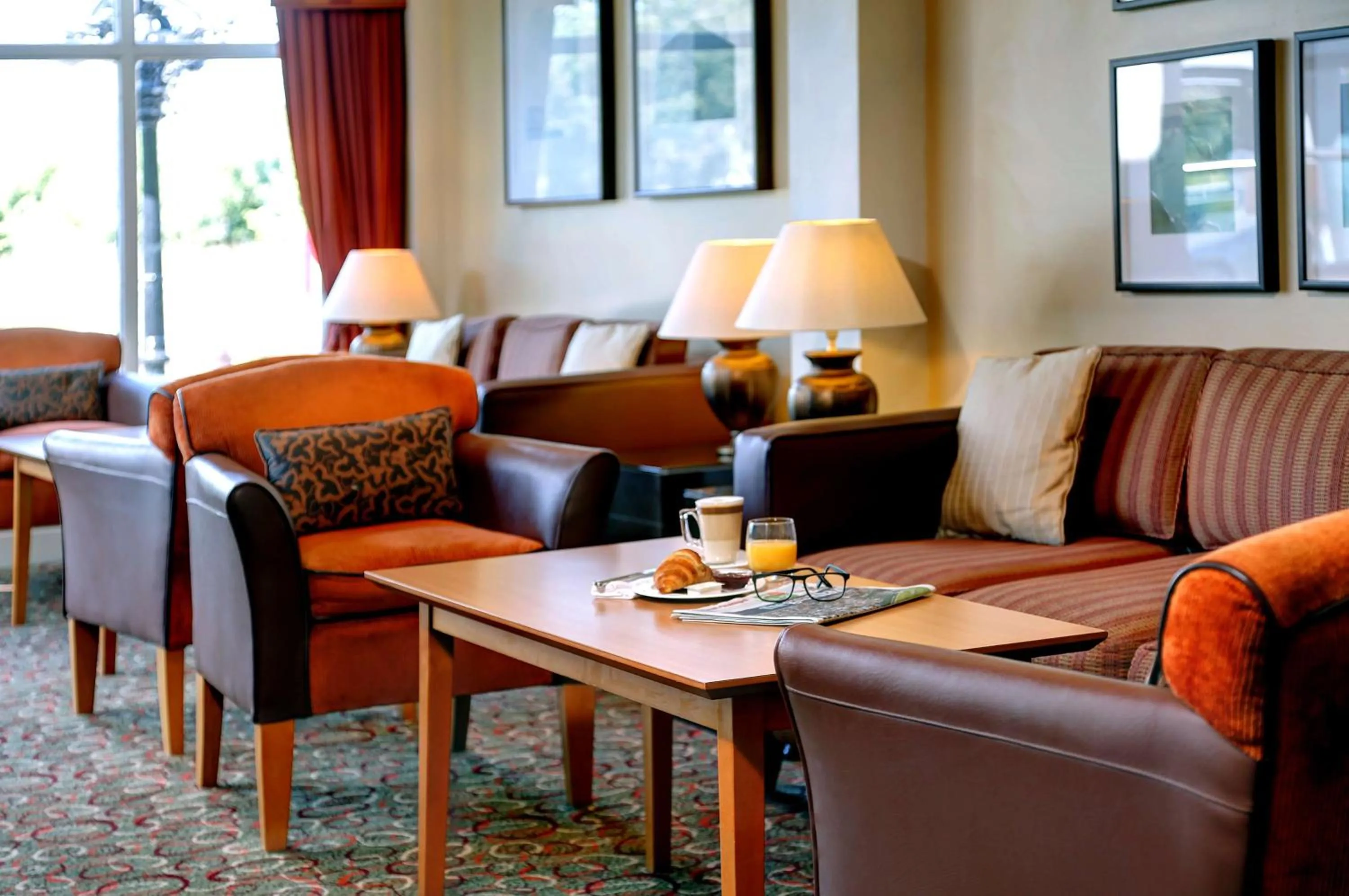 Lobby or reception in Best Western Plus Milford Hotel