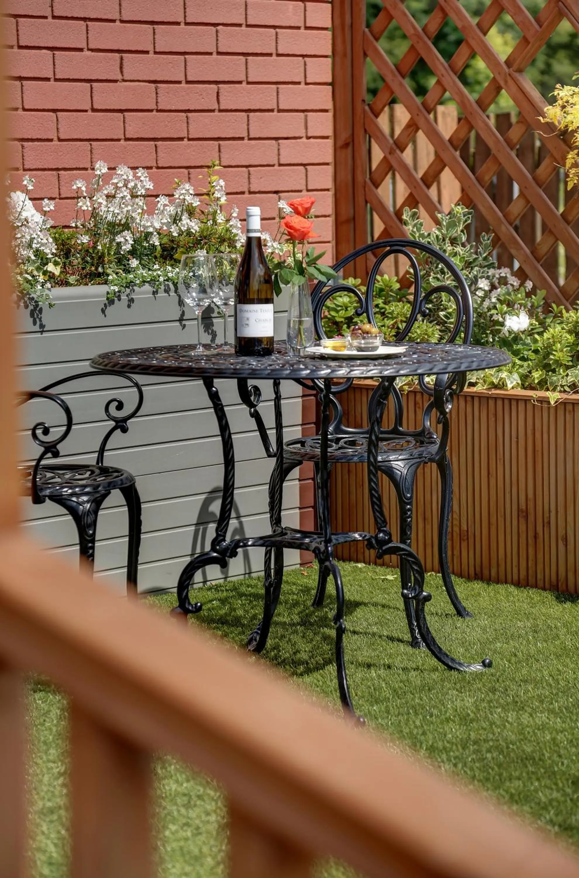 Seating area in Best Western Plus Milford Hotel