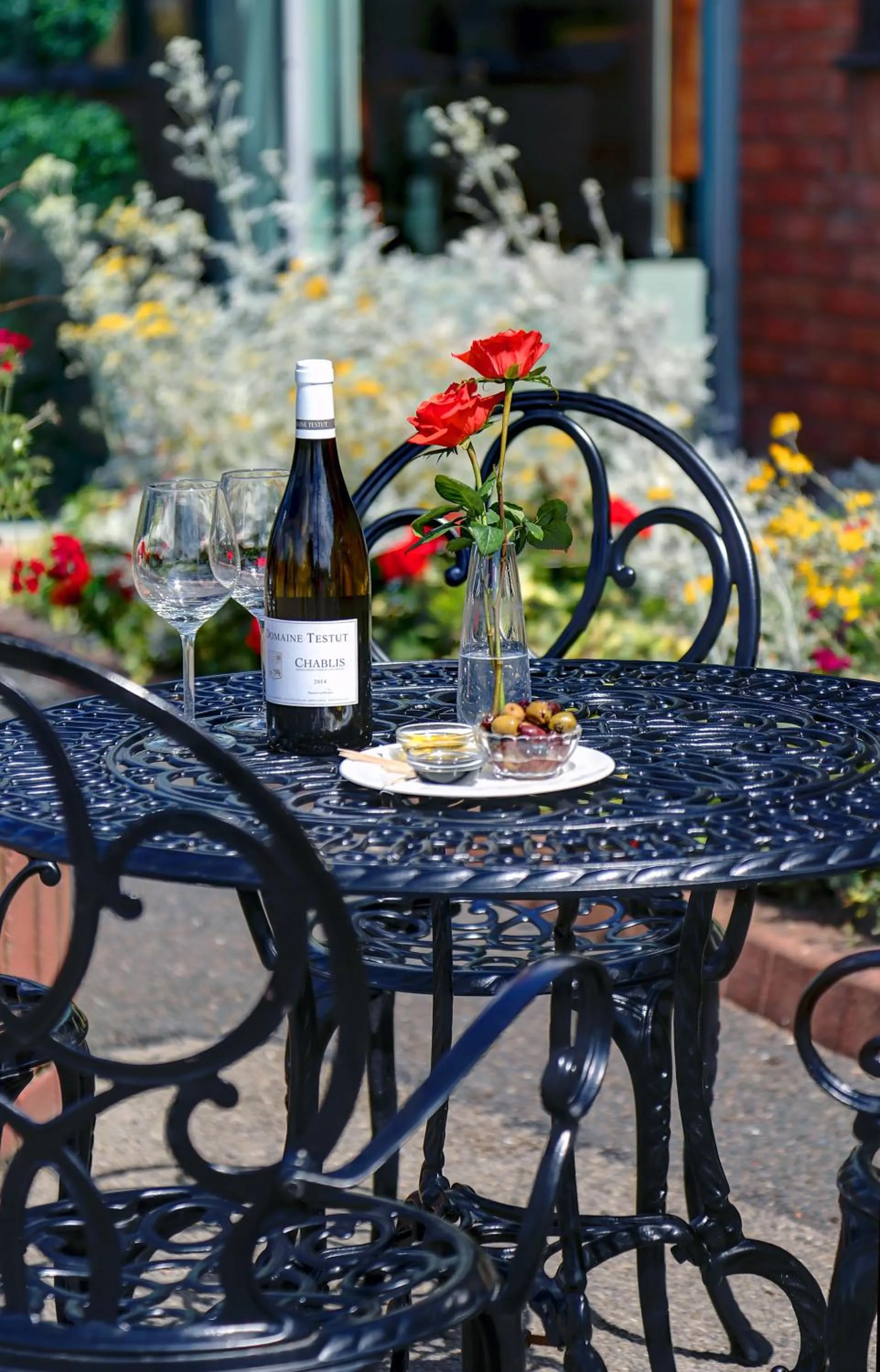 Seating area in Best Western Plus Milford Hotel