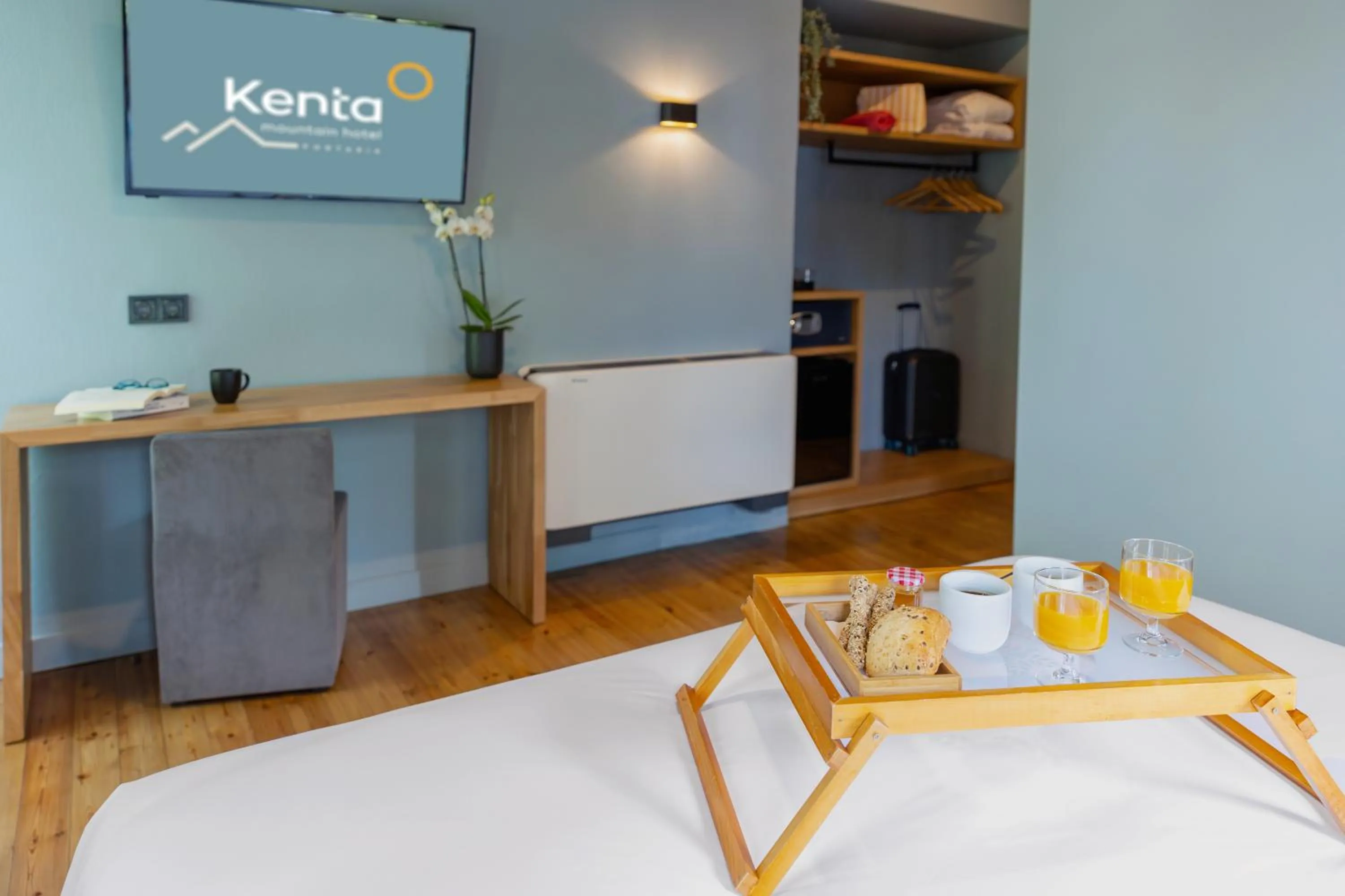 Bedroom, Bed in Kenta Mountain Hotel & Gastrobar