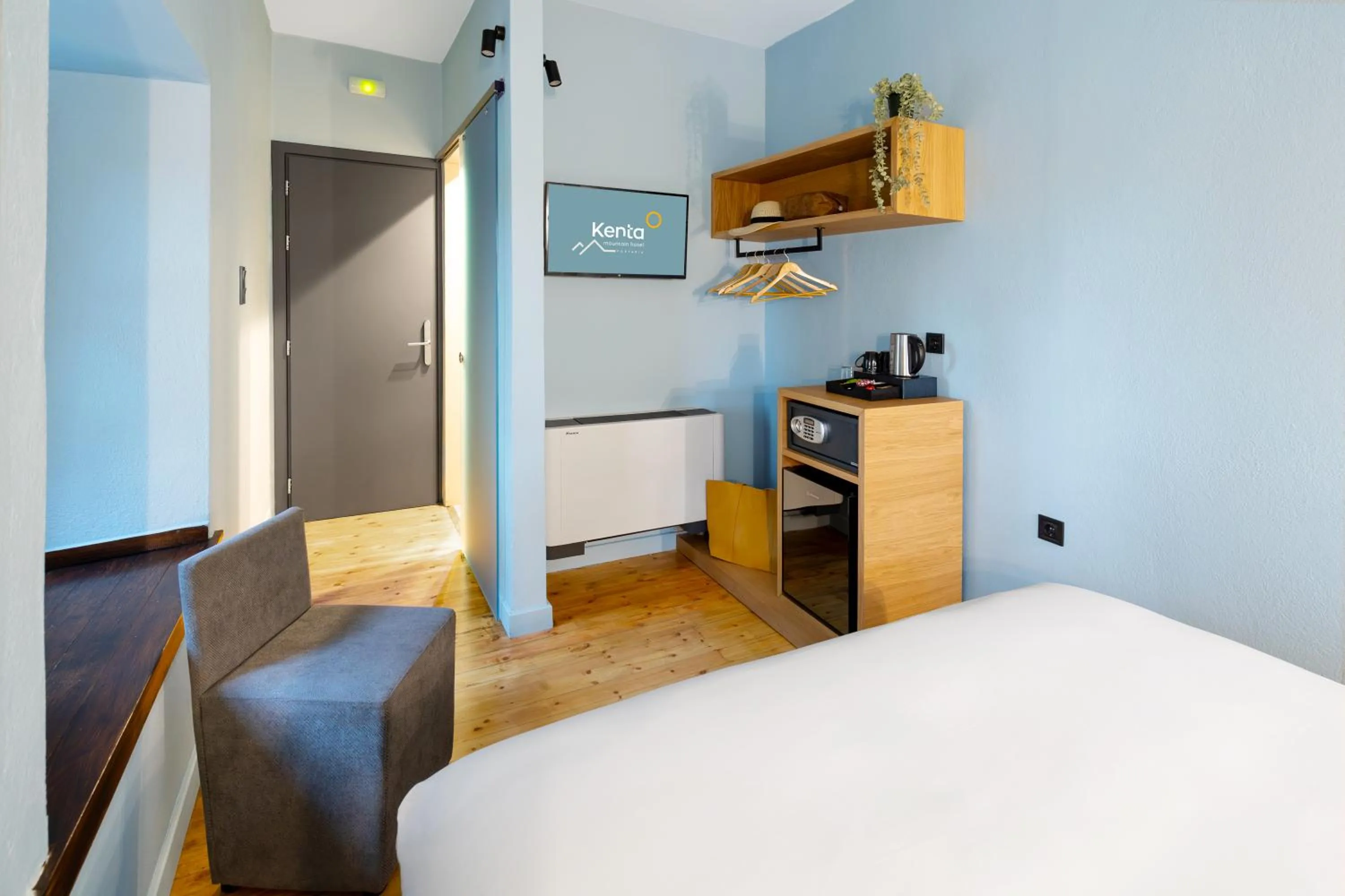 Bedroom, Bed in Kenta Mountain Hotel & Gastrobar