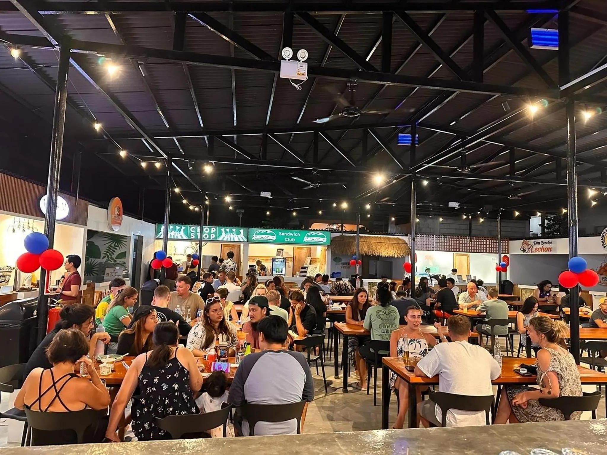 Restaurant/places to eat in HYD Hostel Moalboal