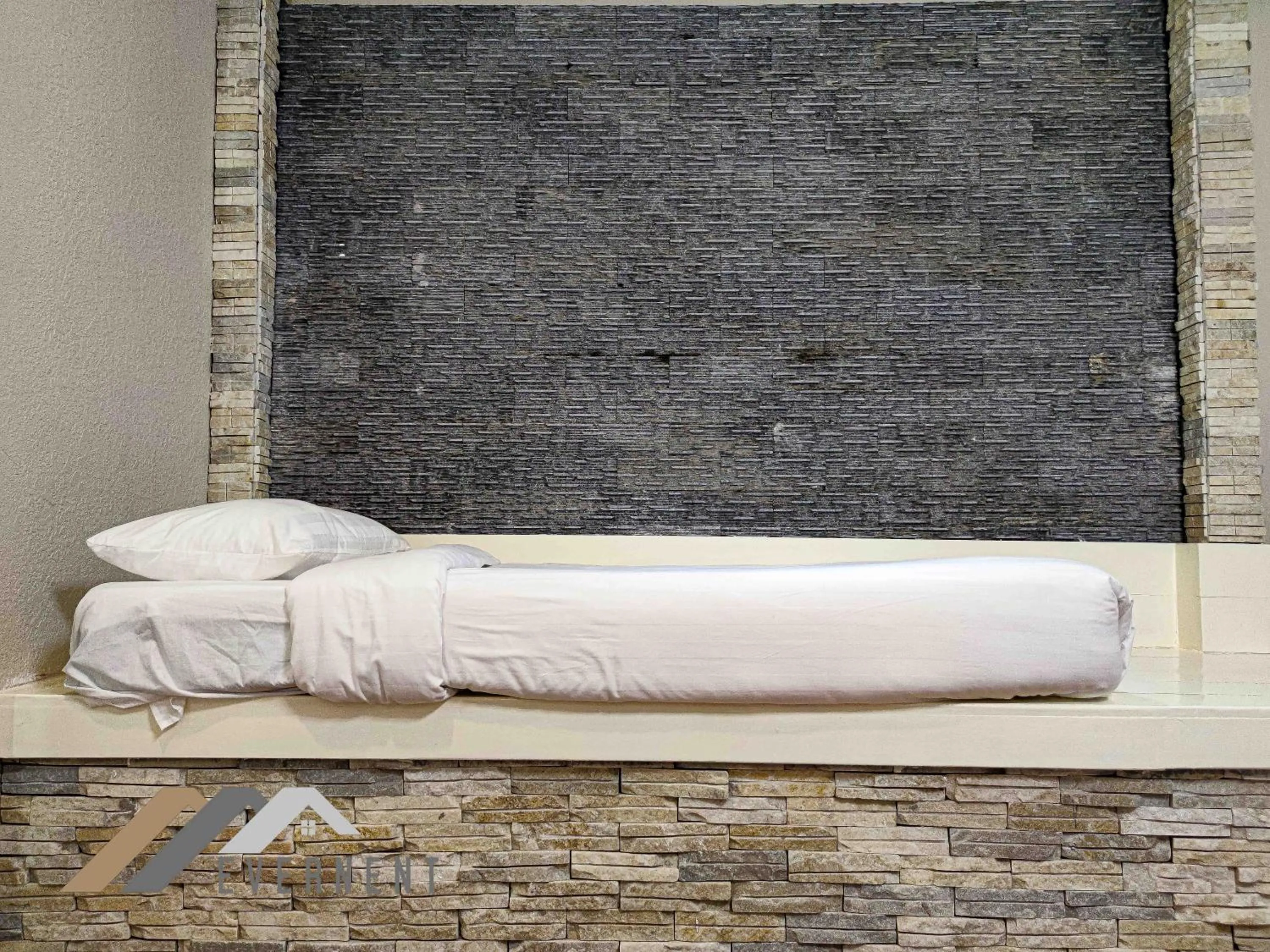 Bedroom in The Loft Hostel by Evernent