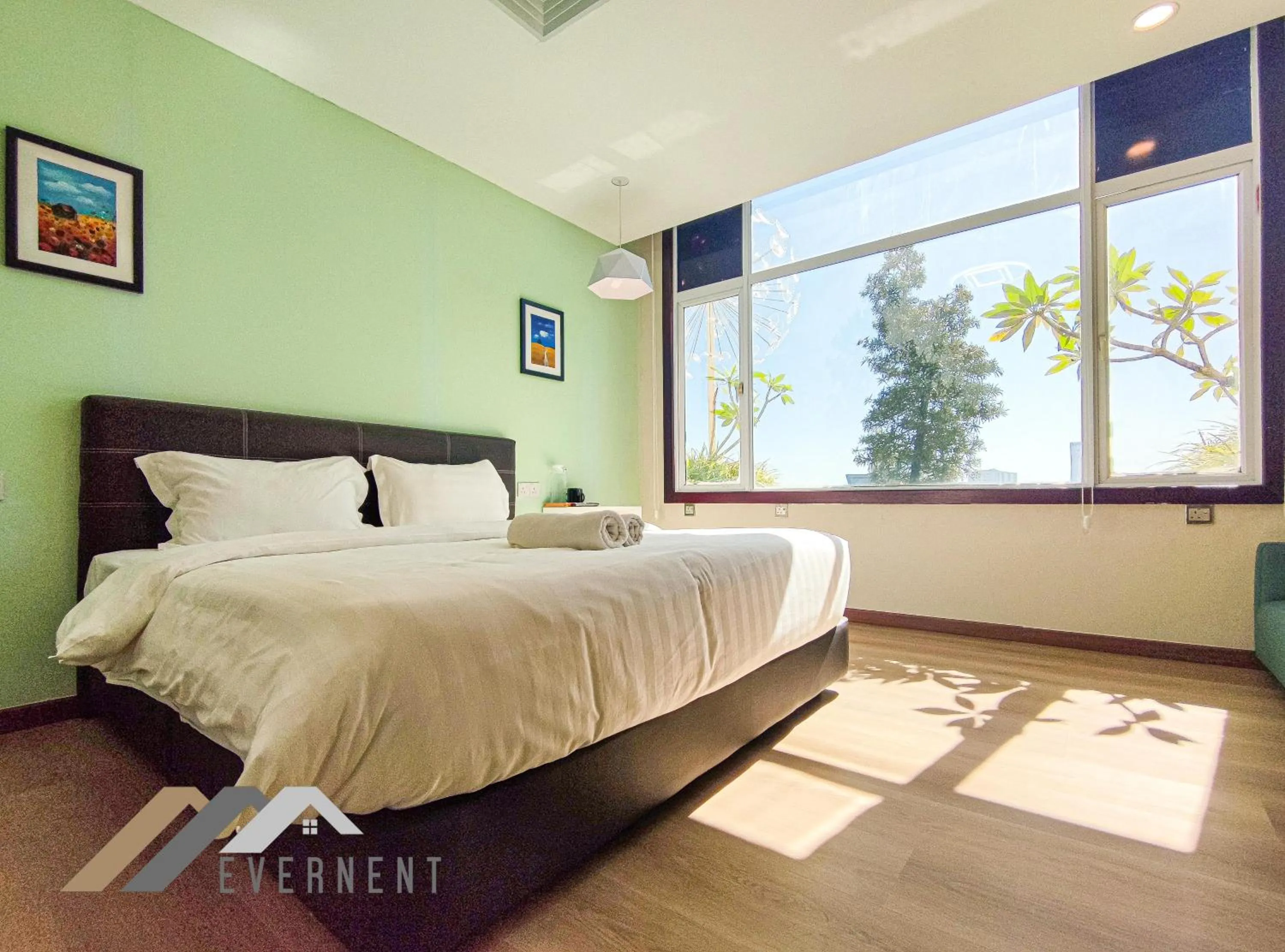 Double Room with Shared Bathroom in The Loft Hostel by Evernent