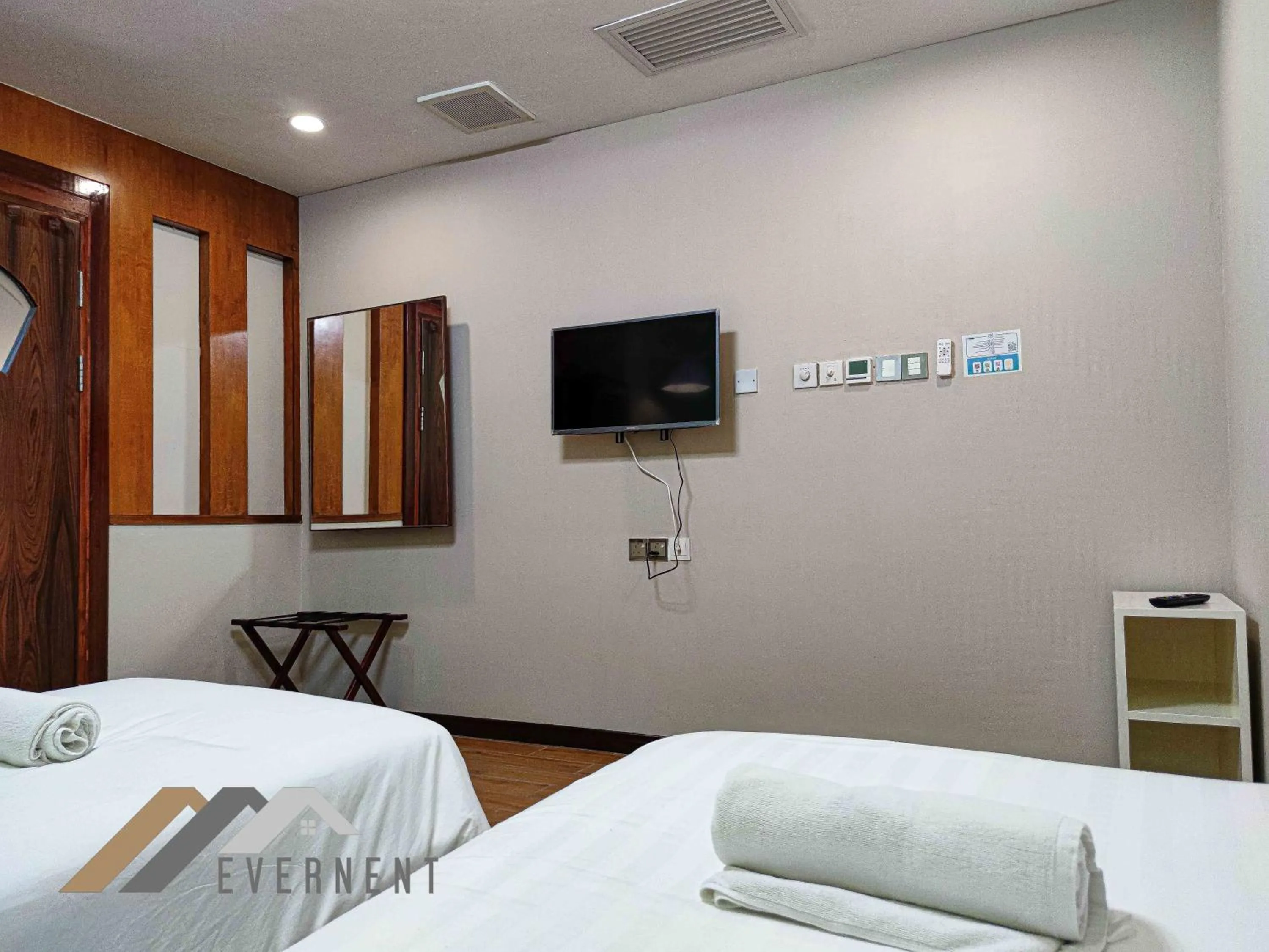 Bedroom, Bed in The Loft Hostel by Evernent