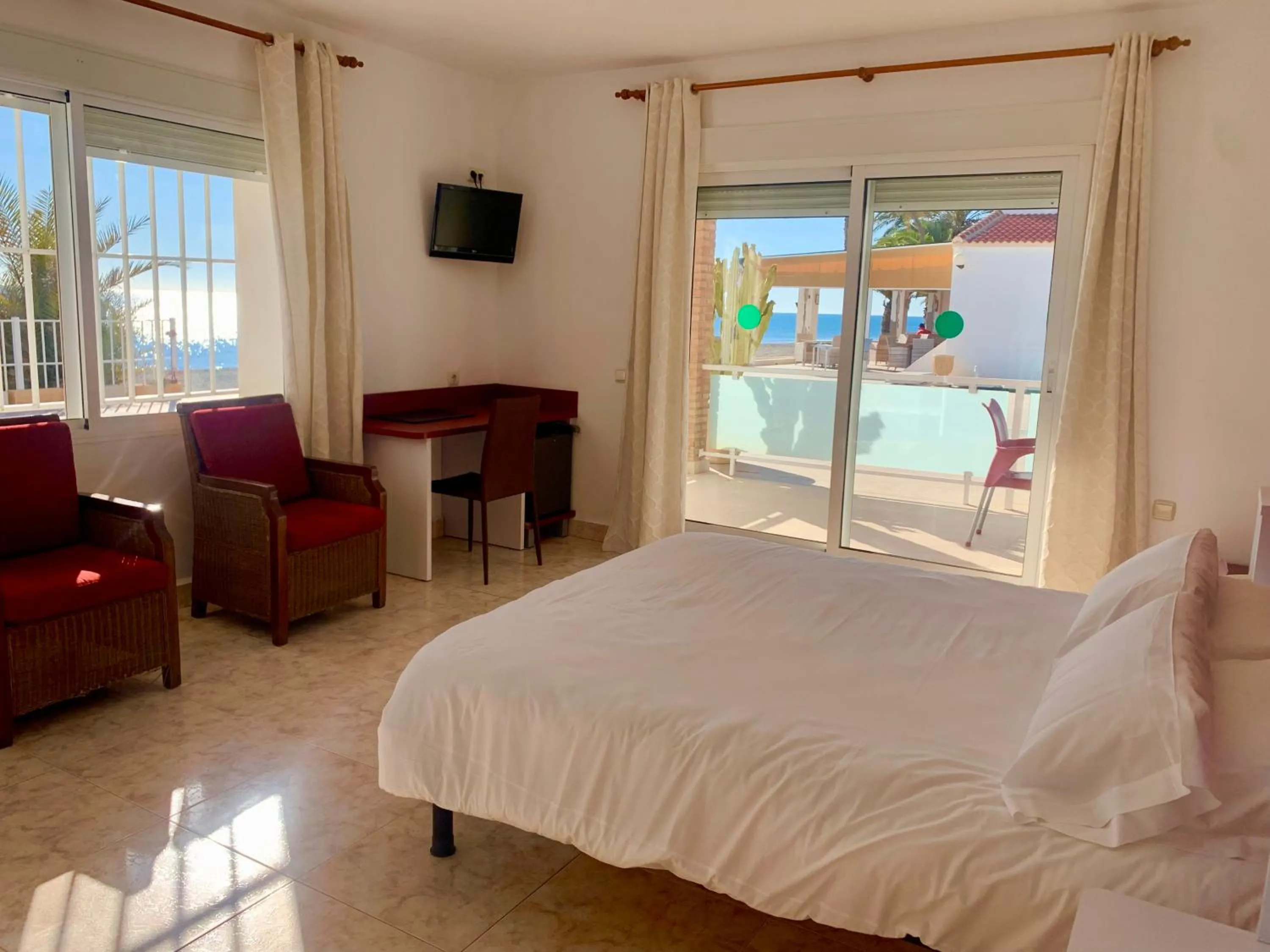 TV and multimedia, Bed in Hospedium Hotel Continental