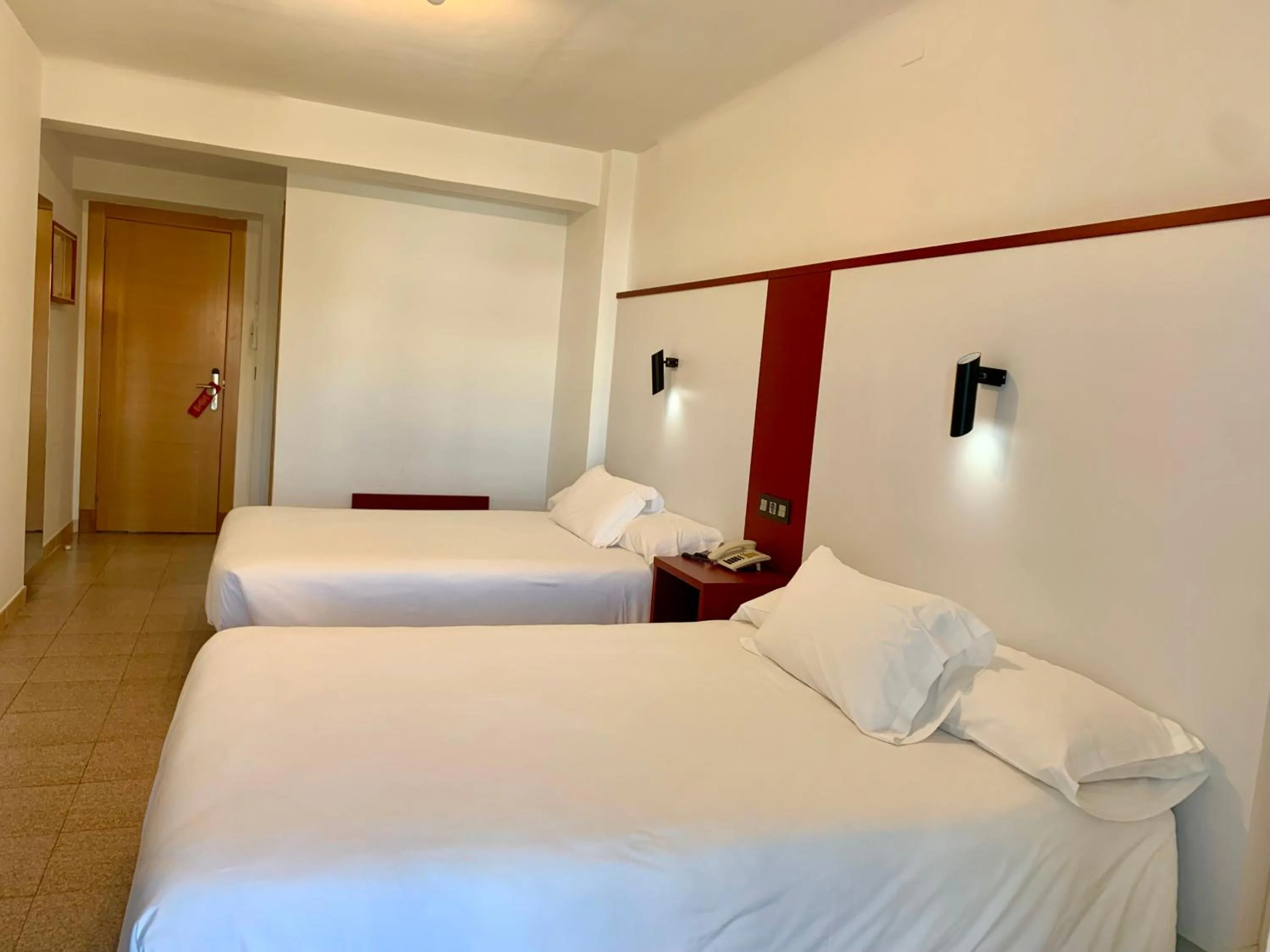 Shower, Bed in Hospedium Hotel Continental