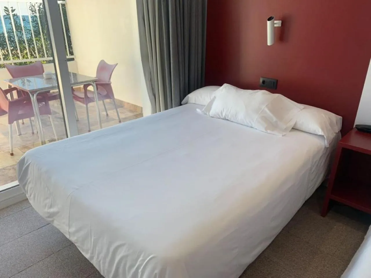 Shower, Bed in Hospedium Hotel Continental