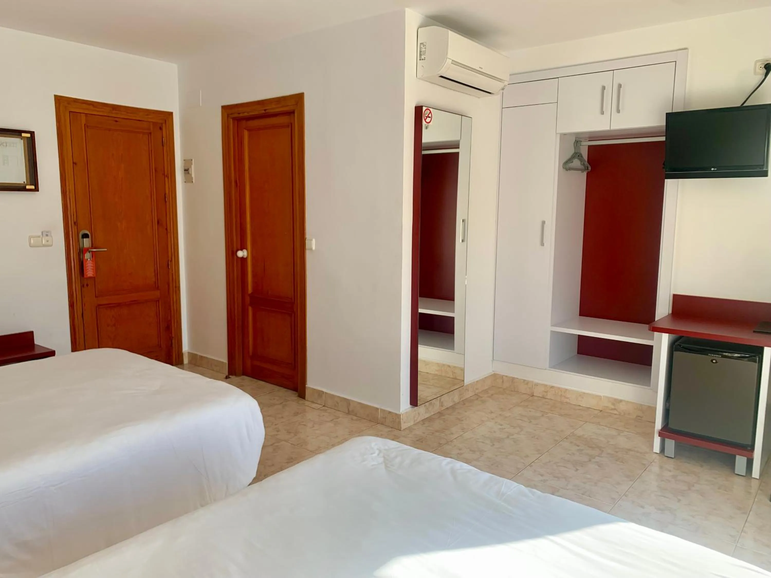 Restaurant/places to eat, Bed in Hospedium Hotel Continental