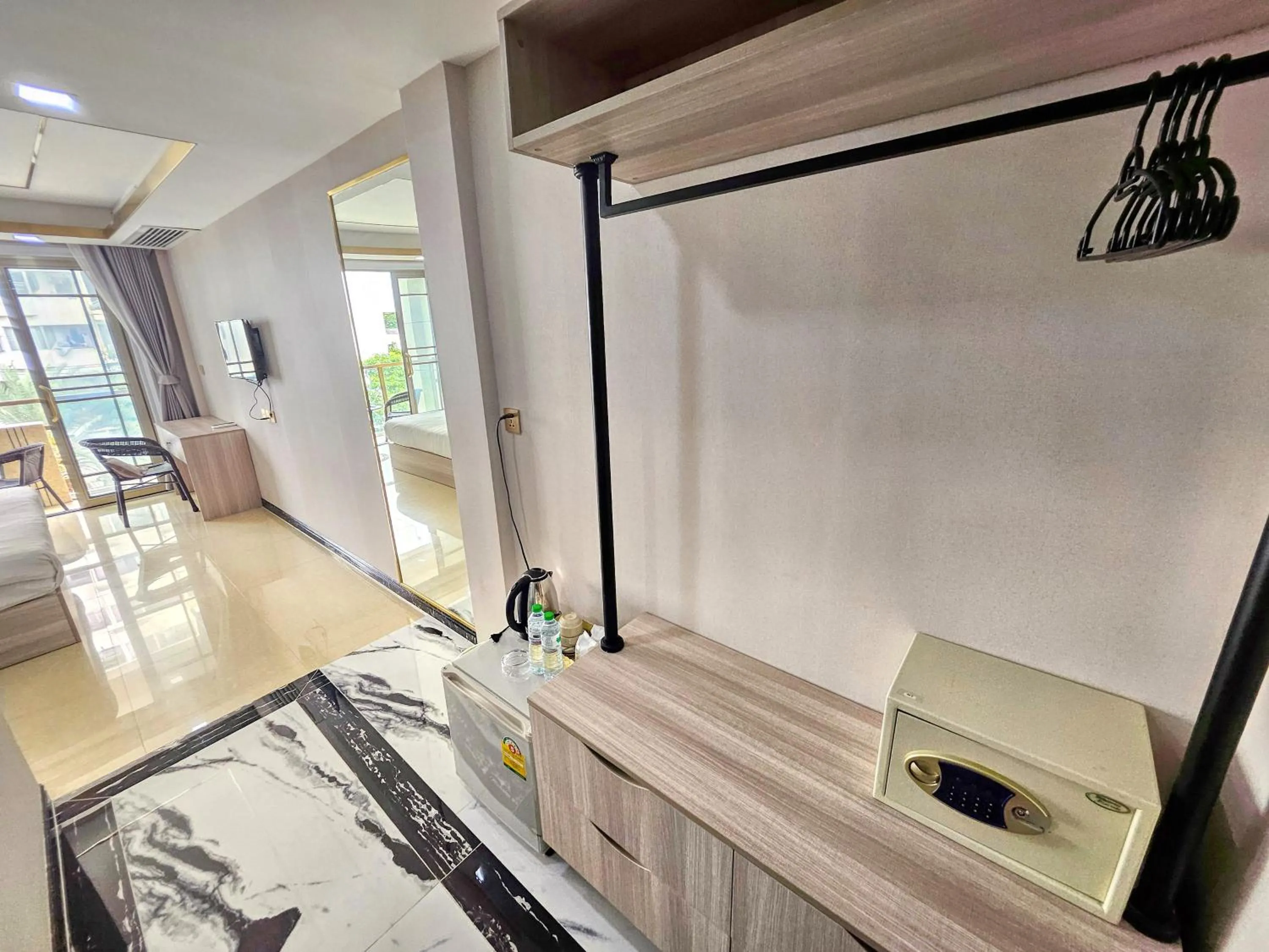 wardrobe in Mermaid Beach Resort