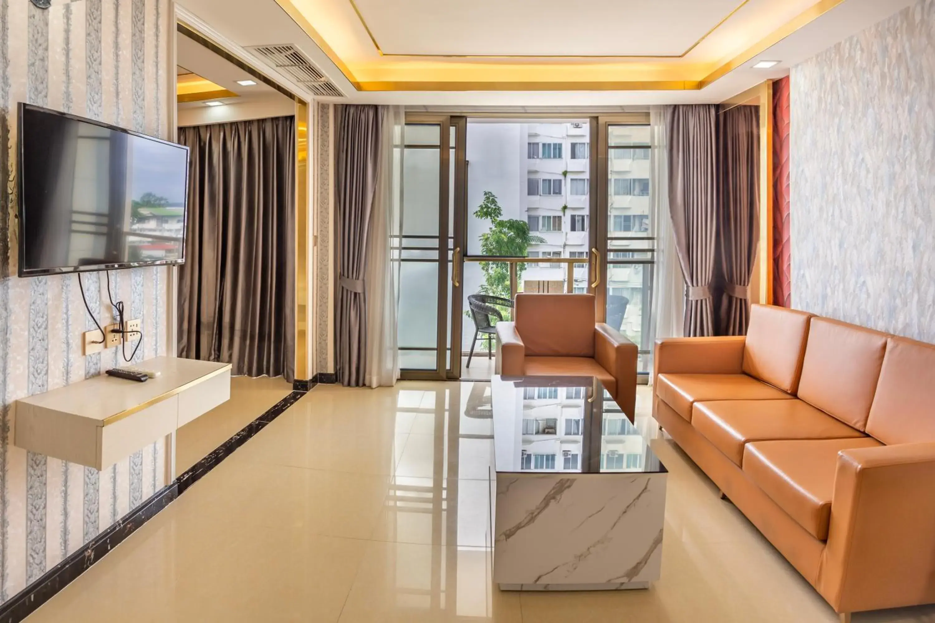 Suite with Pool View in Mermaid Beach Resort Suite with Pool View in Mermaid Beach Resort